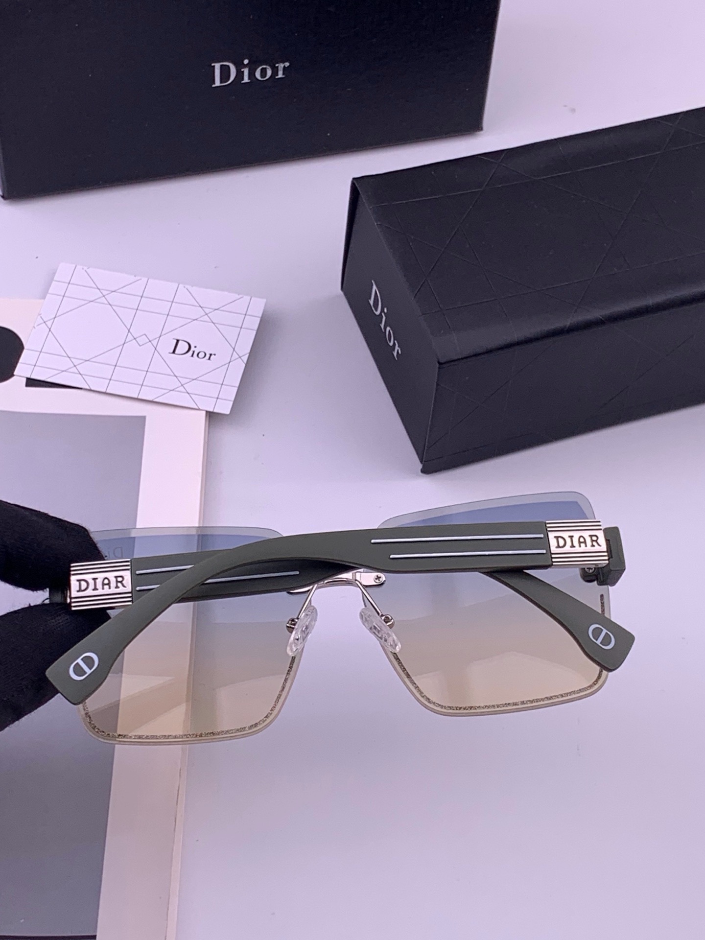 🔺 【DIOR-迪奥】开春新款 潮流爆款 时尚方框太阳镜 高品质 佩戴舒适 网红潮款墨镜 型号：D7771