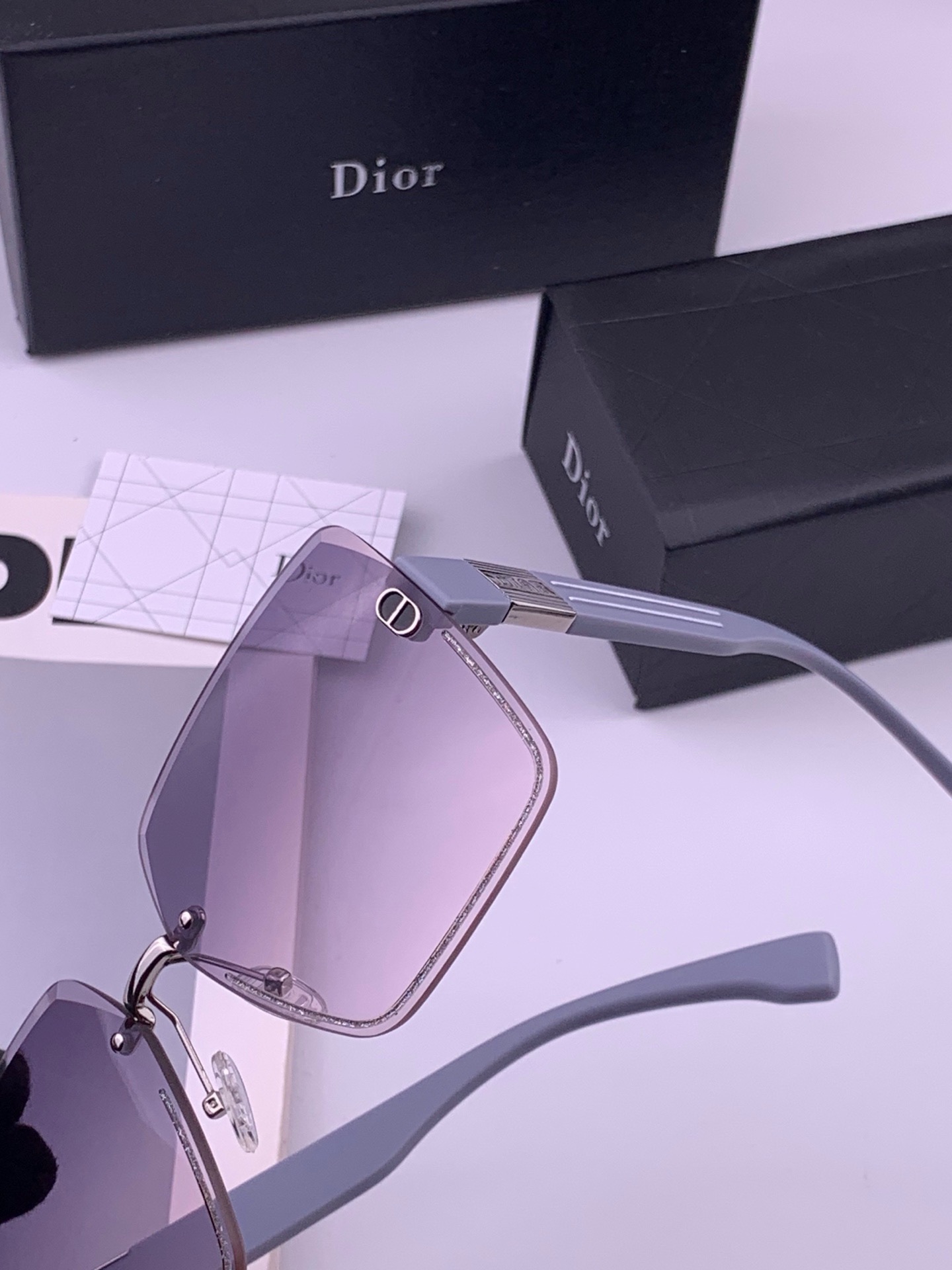 🔺 【DIOR-迪奥】开春新款 潮流爆款 时尚方框太阳镜 高品质 佩戴舒适 网红潮款墨镜 型号：D7771