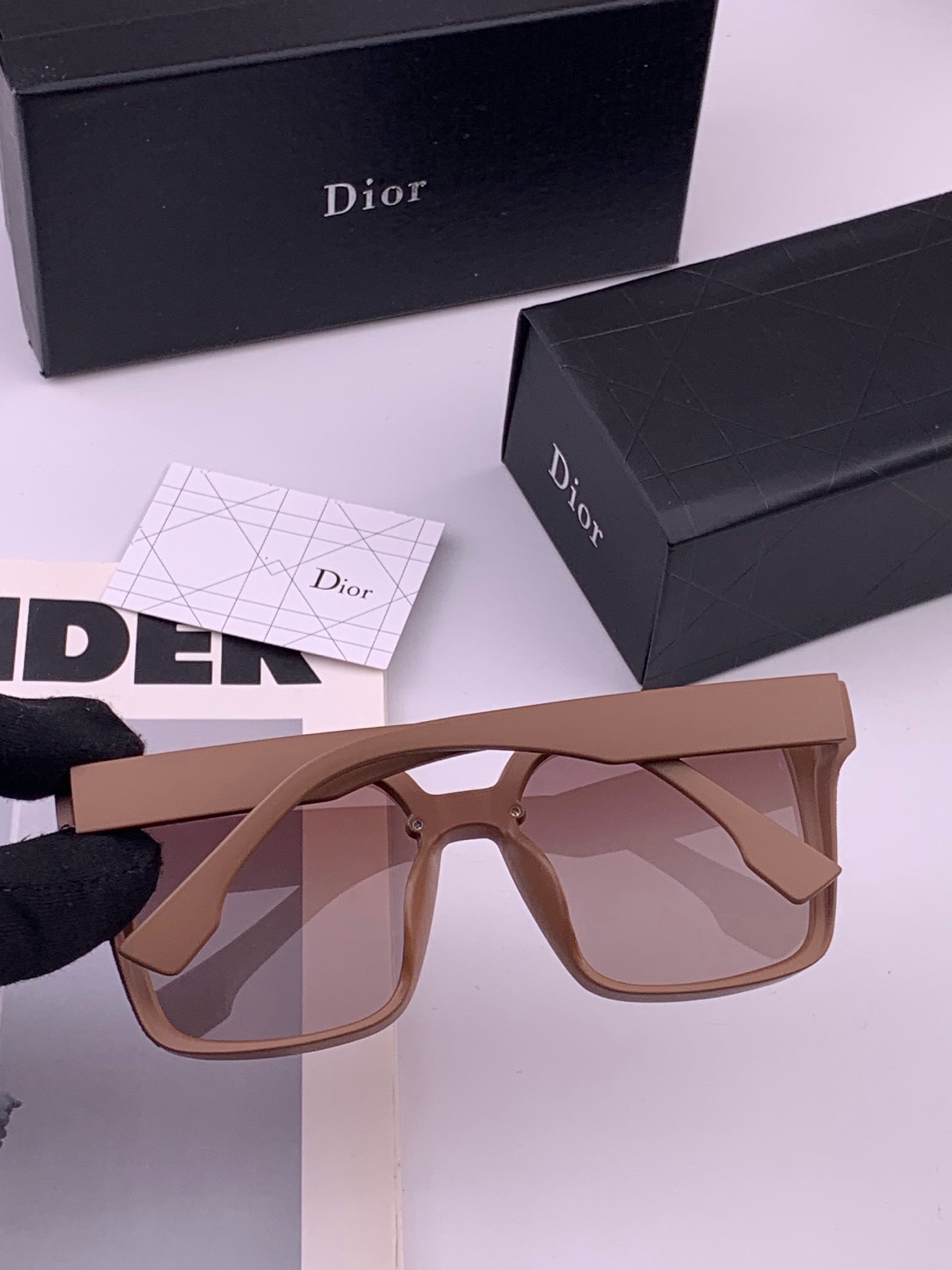 🔺 【DIOR-迪奥】开春新款 潮流爆款 时尚方框偏光太阳镜 高品质 佩戴舒适 网红潮款墨镜 女士高清偏光太阳镜🕶️ 🎉