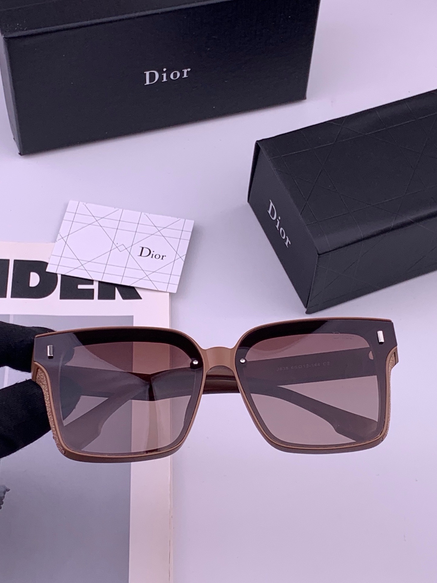 🔺 【DIOR-迪奥】开春新款 潮流爆款 时尚方框偏光太阳镜 高品质 佩戴舒适 网红潮款墨镜 女士高清偏光太阳镜🕶️ 🎉