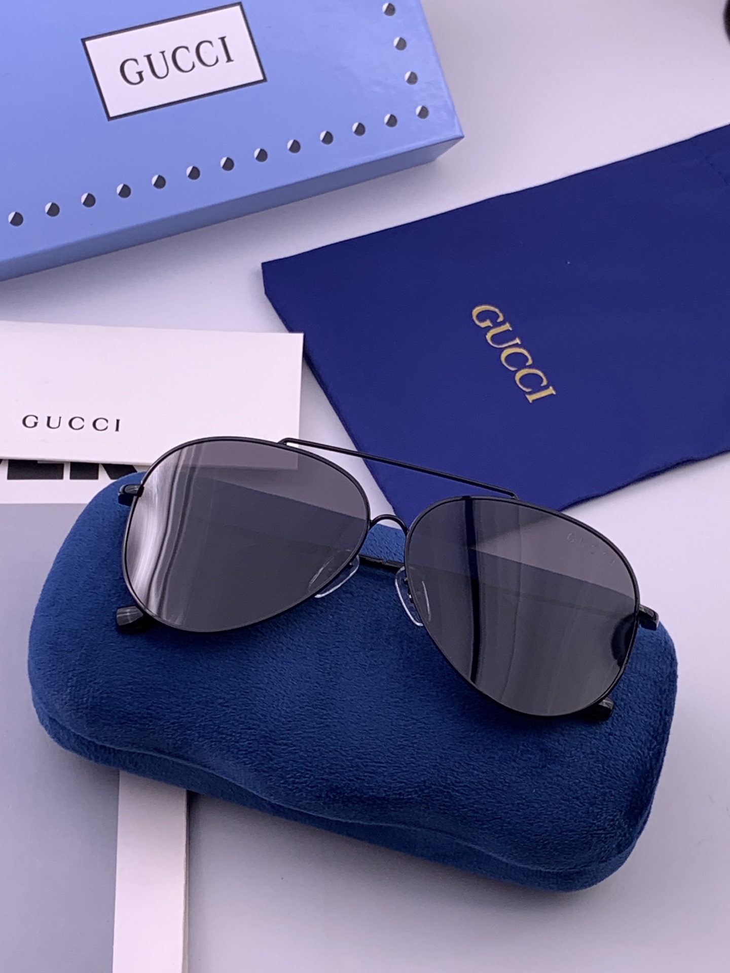 Gucci 🔥  高品质男女款墨镜   👍 进口宝丽来偏光镜片  🔥蛤蟆镜 开车钓鱼都可 🔥百搭显瘦墨镜韩版男士飞行员大