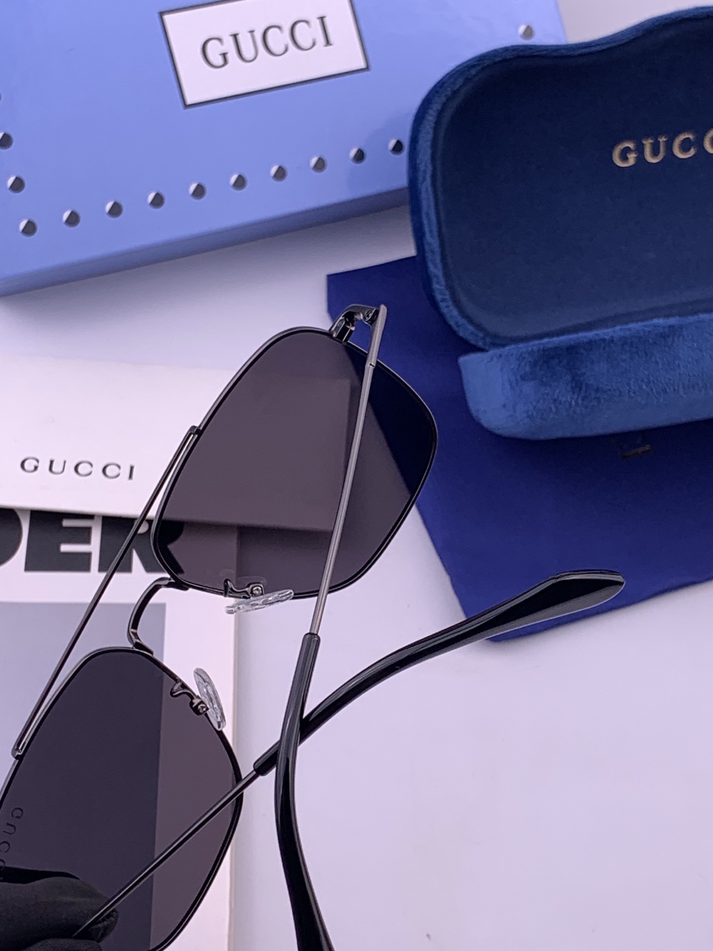 Gucci 🔥  高品质男女款墨镜   👍 进口宝丽来偏光镜片  🔥蛤蟆镜 开车钓鱼都可 🔥百搭显瘦墨镜韩版男士飞行员大