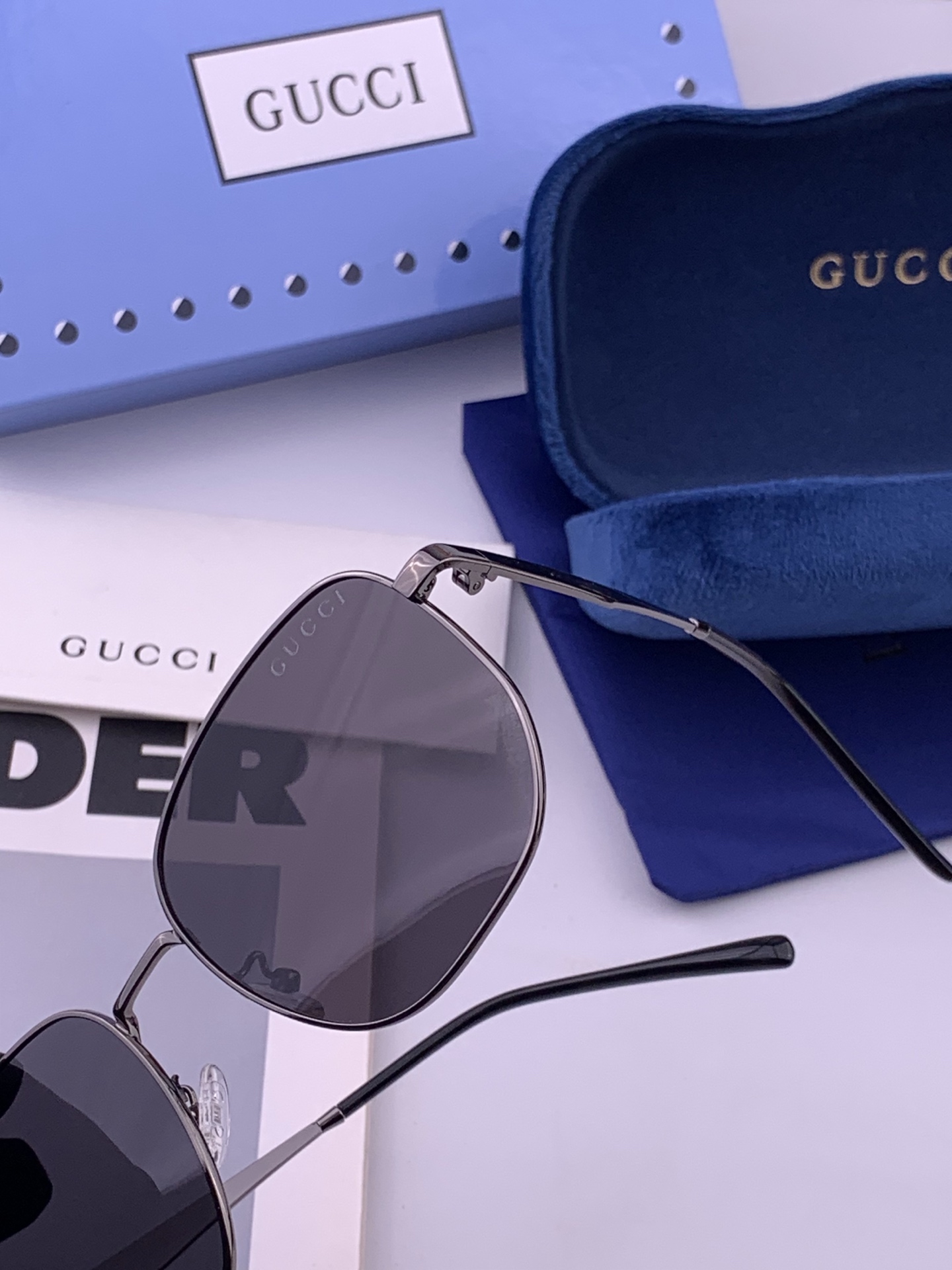 Gucci 🔥  高品质男女款墨镜   👍 进口宝丽来偏光镜片  🔥蛤蟆镜 开车钓鱼都可 🔥百搭显瘦墨镜韩版男士飞行员大