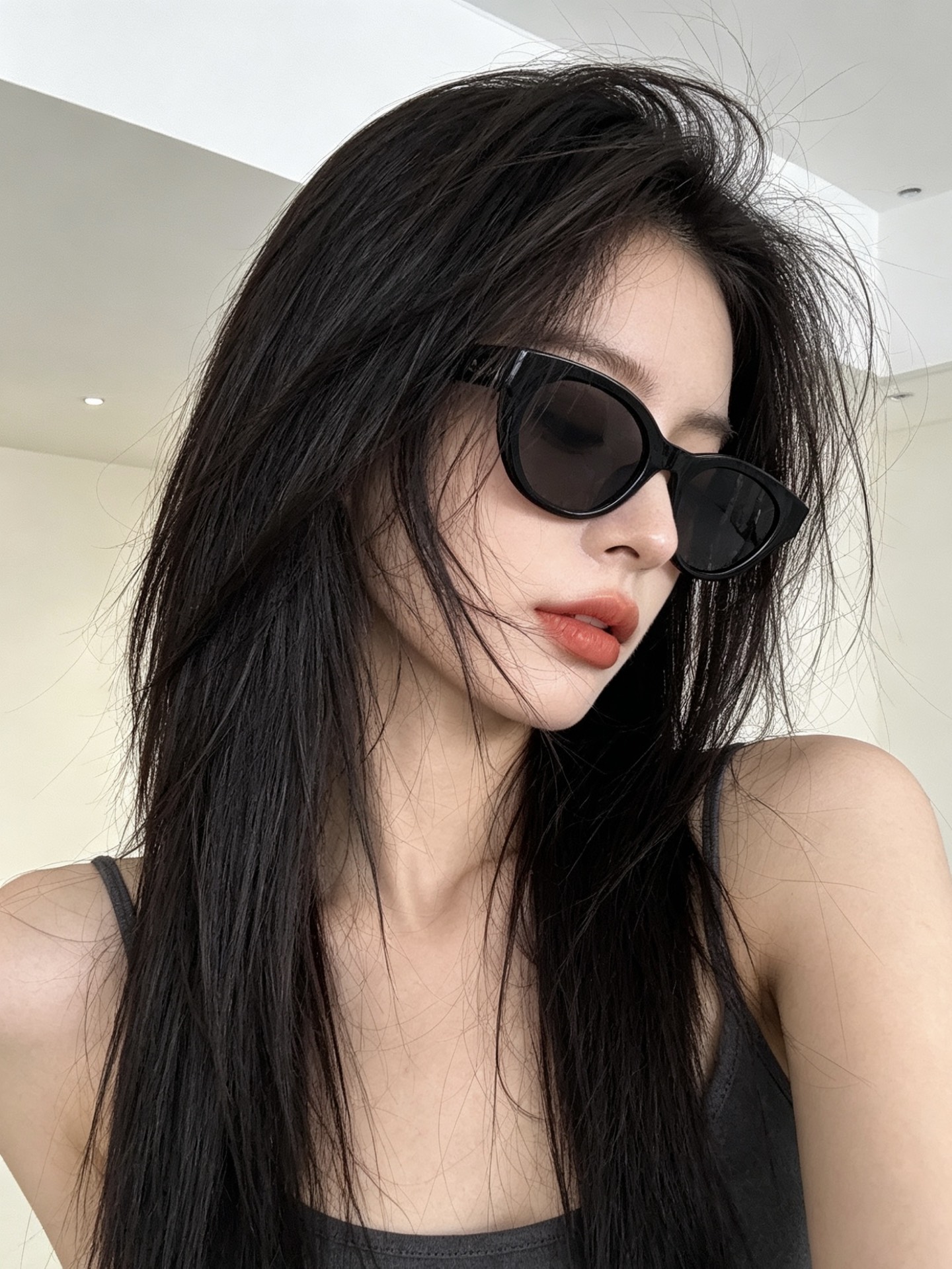 GUCCI 开春新款一体镜 大框太阳镜男女同款 😎  爆款小框尼龙太阳镜 超逼格超酷  镜腿品牌设计感强 nice~~~