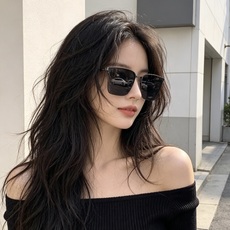 ♦️LV 新款男女情侣款太阳镜多边形墨镜iP电镀永不褪色 超轻超有弹性整幅眼镜无螺丝重要的是压不坏 高清镜片、精湛的工艺 ♦️LV 新款男女情侣款太阳镜多边形墨镜iP电镀永不褪色 超轻超有弹性整幅眼镜无螺丝重要的是压不坏 高清镜片、精湛的工艺