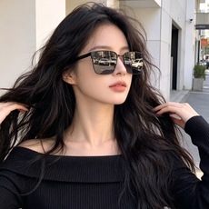 ♦️LV 新款男女情侣款太阳镜多边形墨镜iP电镀永不褪色 超轻超有弹性整幅眼镜无螺丝重要的是压不坏 高清镜片、精湛的工艺 ♦️LV 新款男女情侣款太阳镜多边形墨镜iP电镀永不褪色 超轻超有弹性整幅眼镜无螺丝重要的是压不坏 高清镜片、精湛的工艺