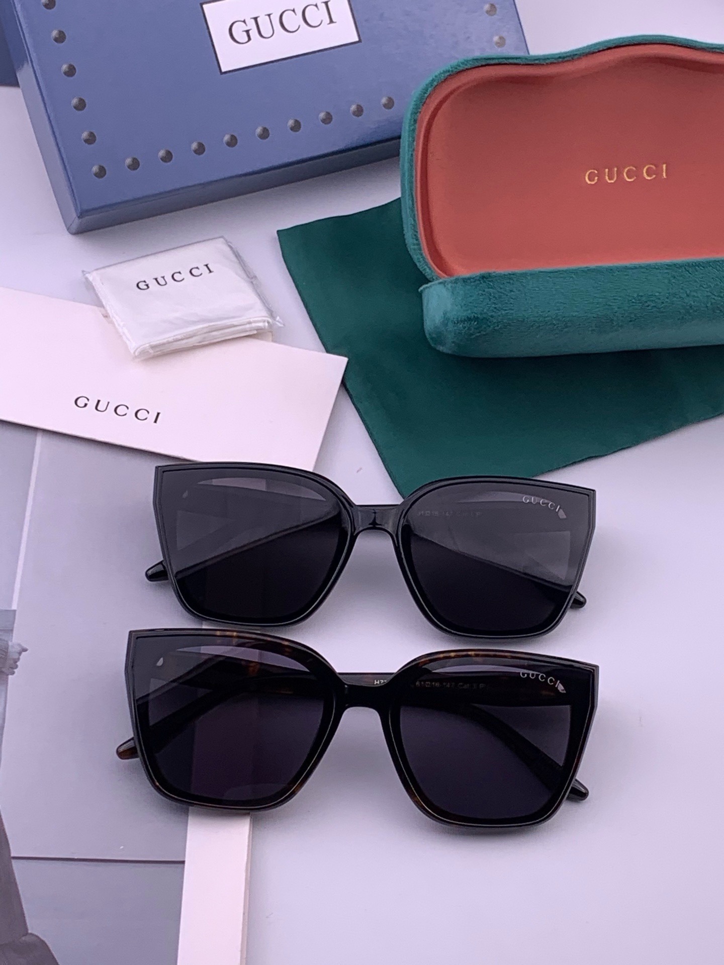 Gucci   情侣款 经典的方框设计，不挑脸型，无论搭配大衣还是连衣裙都非常显气质高清偏光镜片预防紫外线 型号：G07