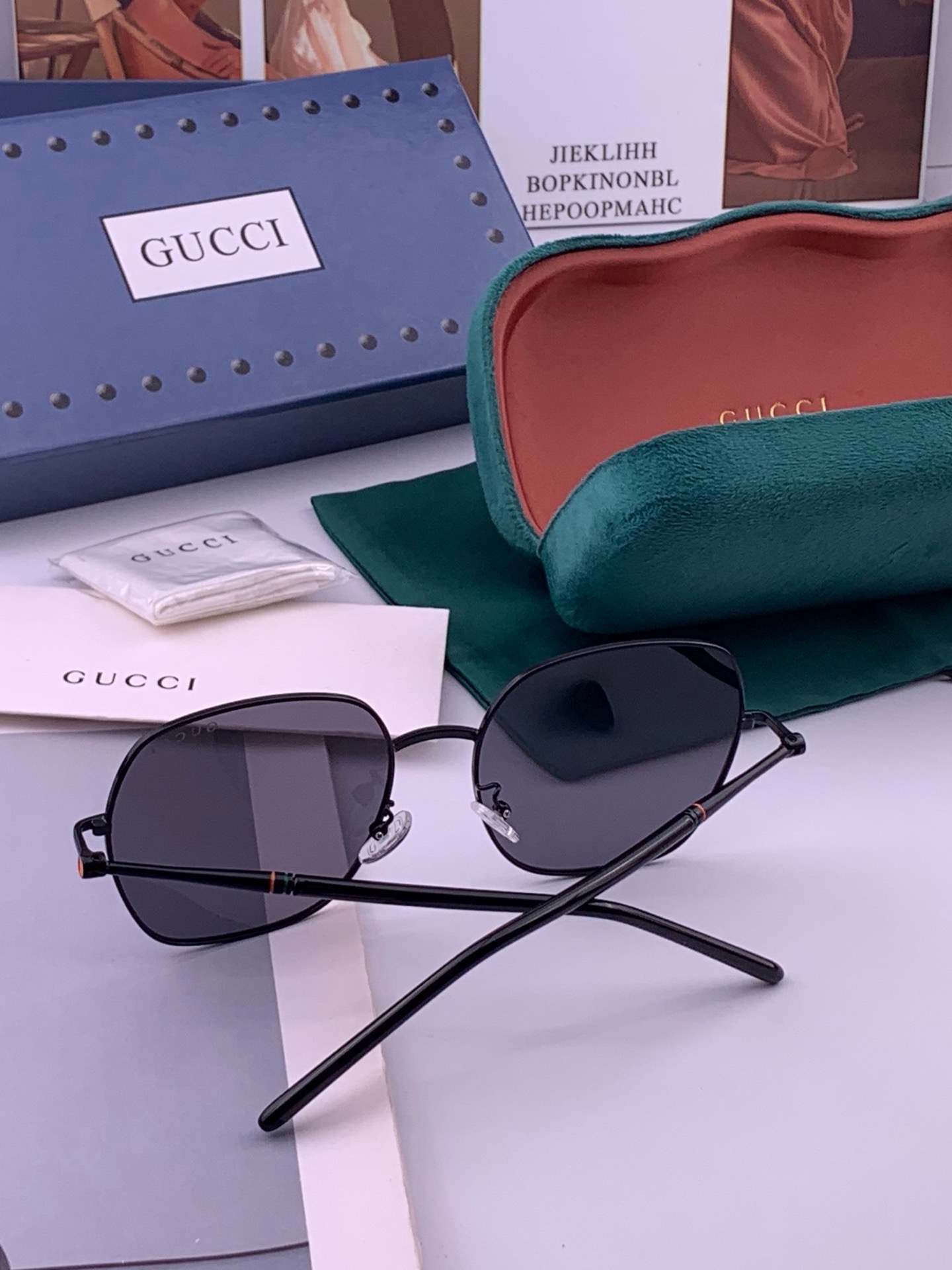 新品GUCC*太阳镜以独特魅力和前卫风格诠释春夏最新眼镜，质感超好佩带舒适 型号：G55813