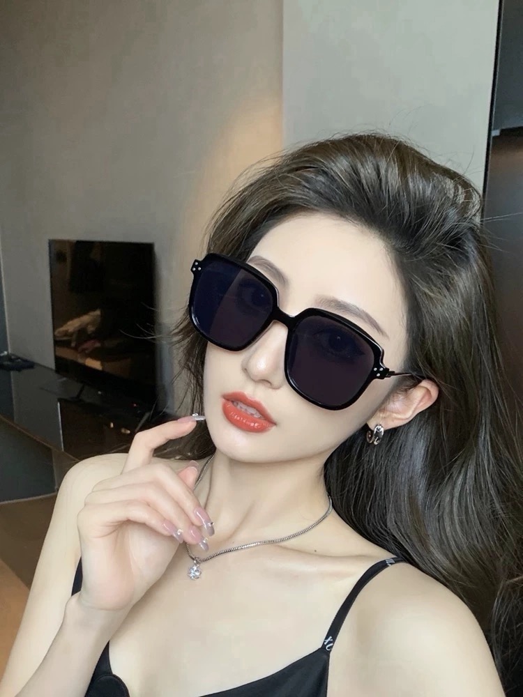 🔺 【GUCCI】开春新款 潮流爆款 时尚方框偏光太阳镜 高品质 佩戴舒适 网红潮款墨镜 女士高清尼龙偏光太阳镜🕶️ 🎉