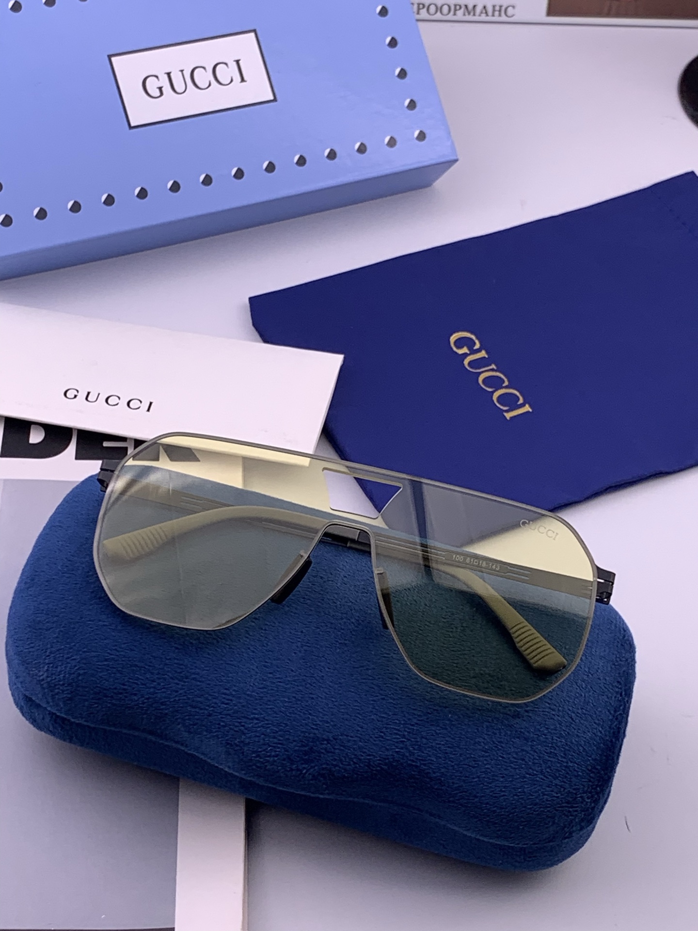 ♦️ GUCCI 新款男女情侣款太阳镜多边形墨镜iP电镀永不褪色 超轻超有弹性整幅眼镜无螺丝重要的是压不坏 高清尼龙镜片