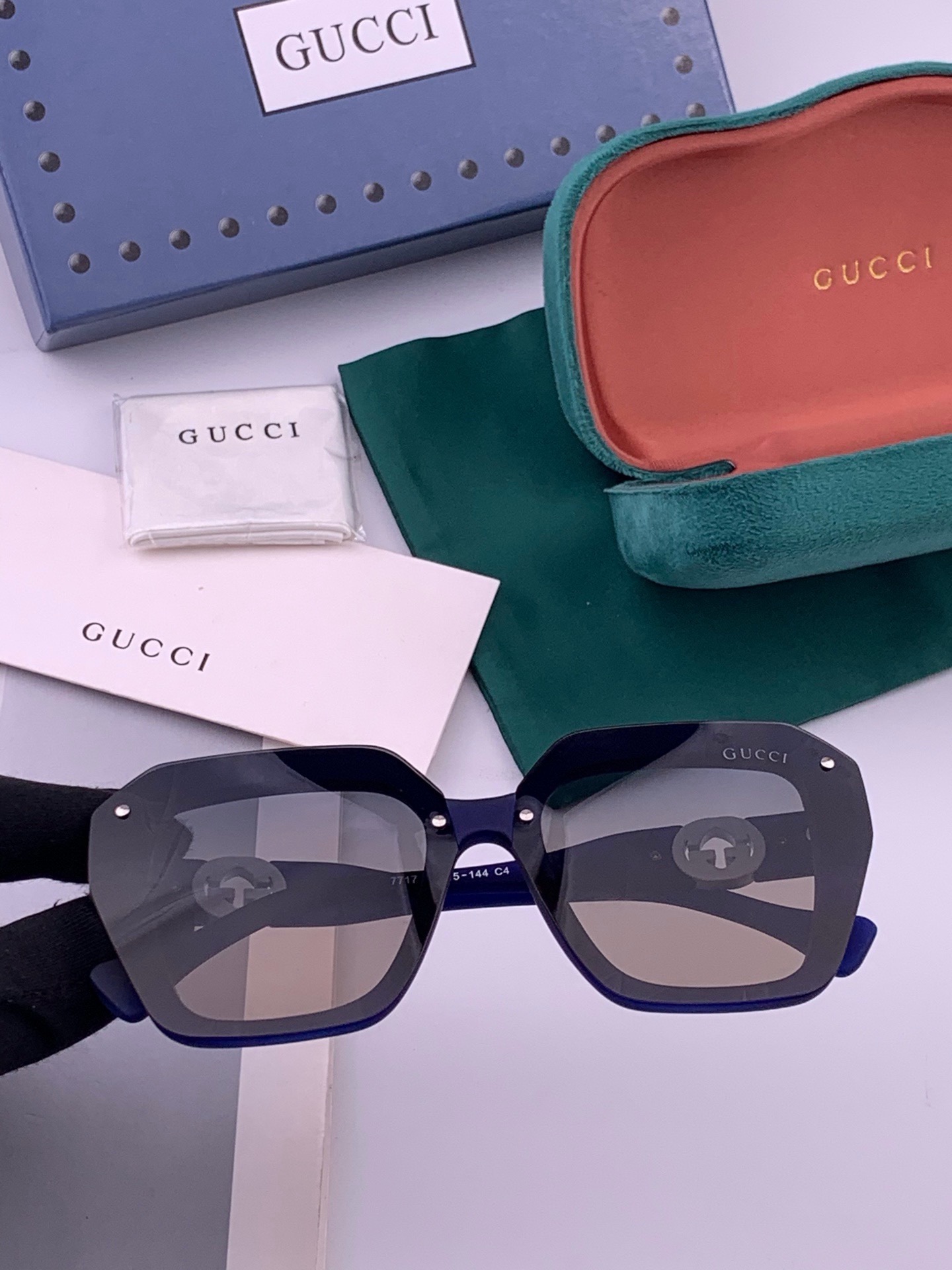 🔺 【GUCCI-偏光太阳镜】开春新款 潮流爆款 时尚方框偏光太阳镜 高品质 佩戴舒适 网红潮款墨镜 女士高清偏光太阳镜
