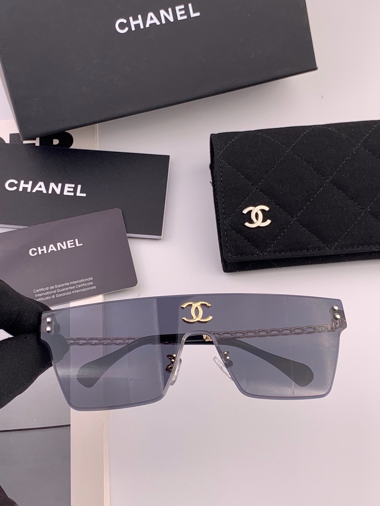 【CHANEL】香奈儿 新款潮流爆款 时尚大框太阳镜 佩戴舒适 网红潮款墨镜  女士高清太阳镜🕶️ 🎉高品质 ♥️♥️型