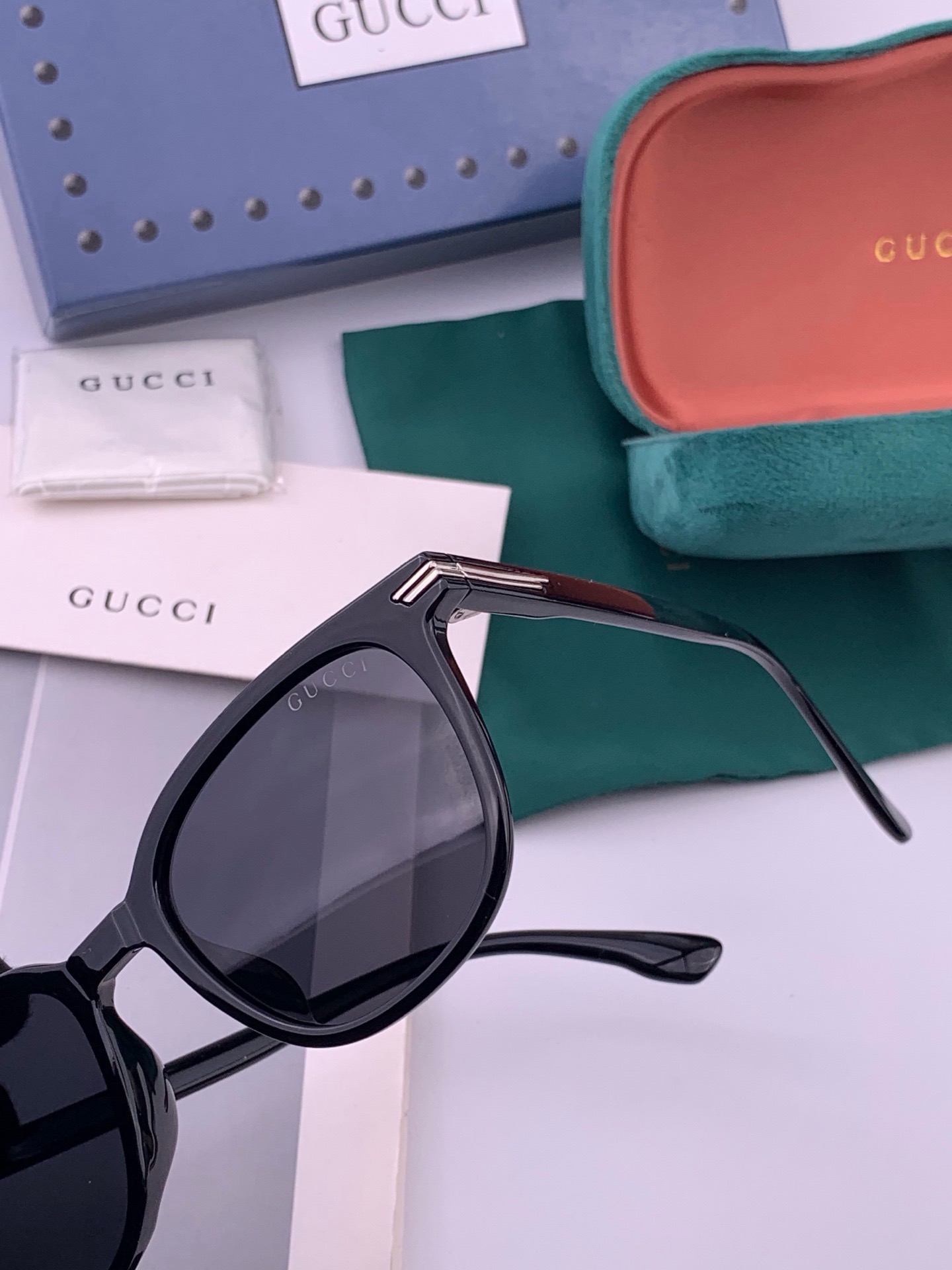🔺 【GUCCI-偏光太阳镜】开春新款 潮流爆款 时尚偏光太阳镜 高品质 佩戴舒适 网红潮款墨镜 女士高清偏光太阳镜🕶️