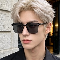 GUCCI 男款炫彩飞行员偏光太阳镜 ❤️材质:高清尼龙加厚卡槽高清偏光镜片 🌹无边框镜架💕颜👍型号:G176 GUCCI 男款炫彩飞行员偏光太阳镜 ❤️材质:高清尼龙加厚卡槽高清偏光镜片 🌹无边框镜架💕颜👍型号:G176