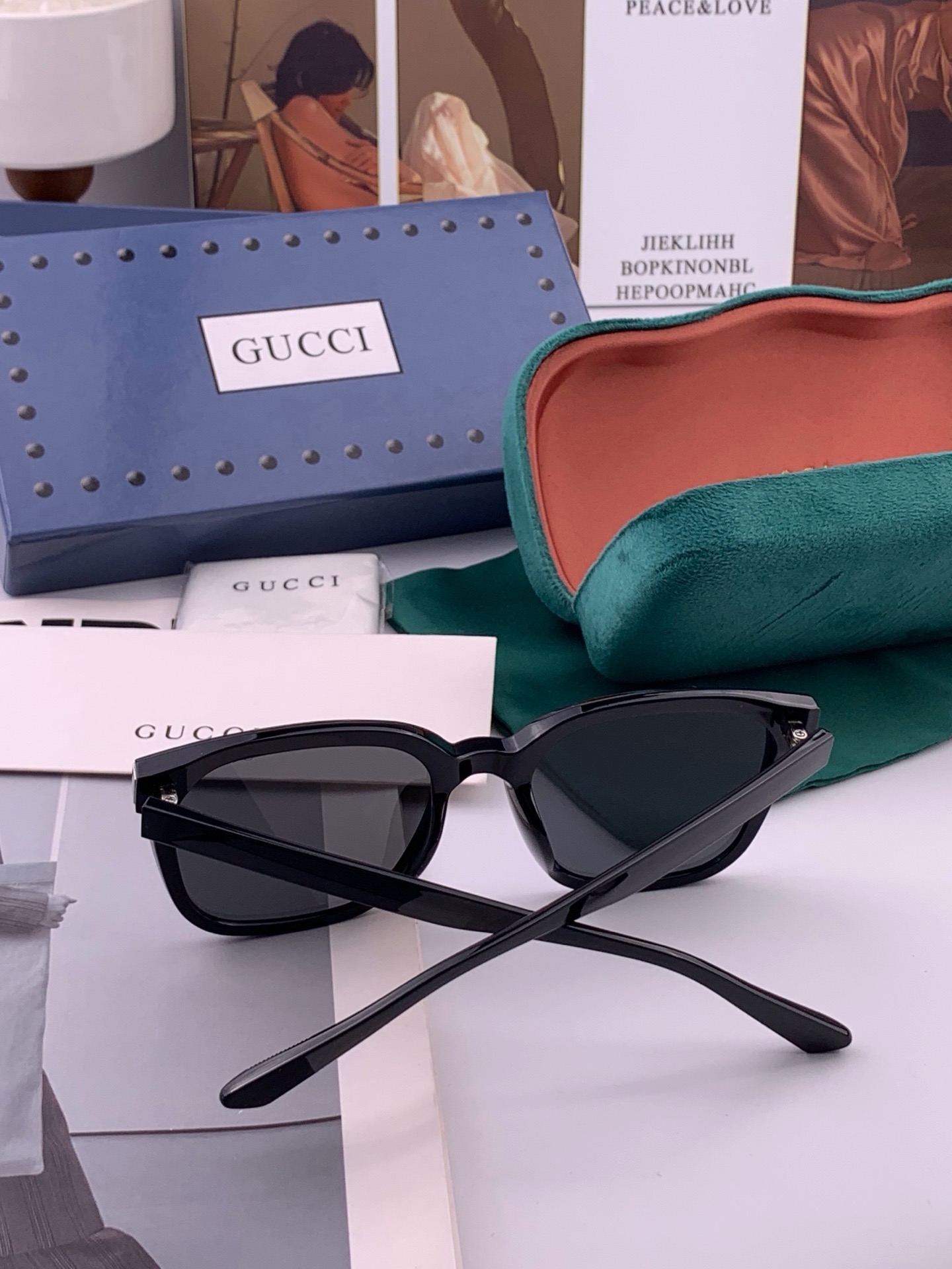 🆕   GUCCI  新款尼龙偏光太眼镜，情侣款时尚方框太阳镜佩戴舒适网红潮流款墨镜，大气女人范儿，大脸小脸都好看 ！型