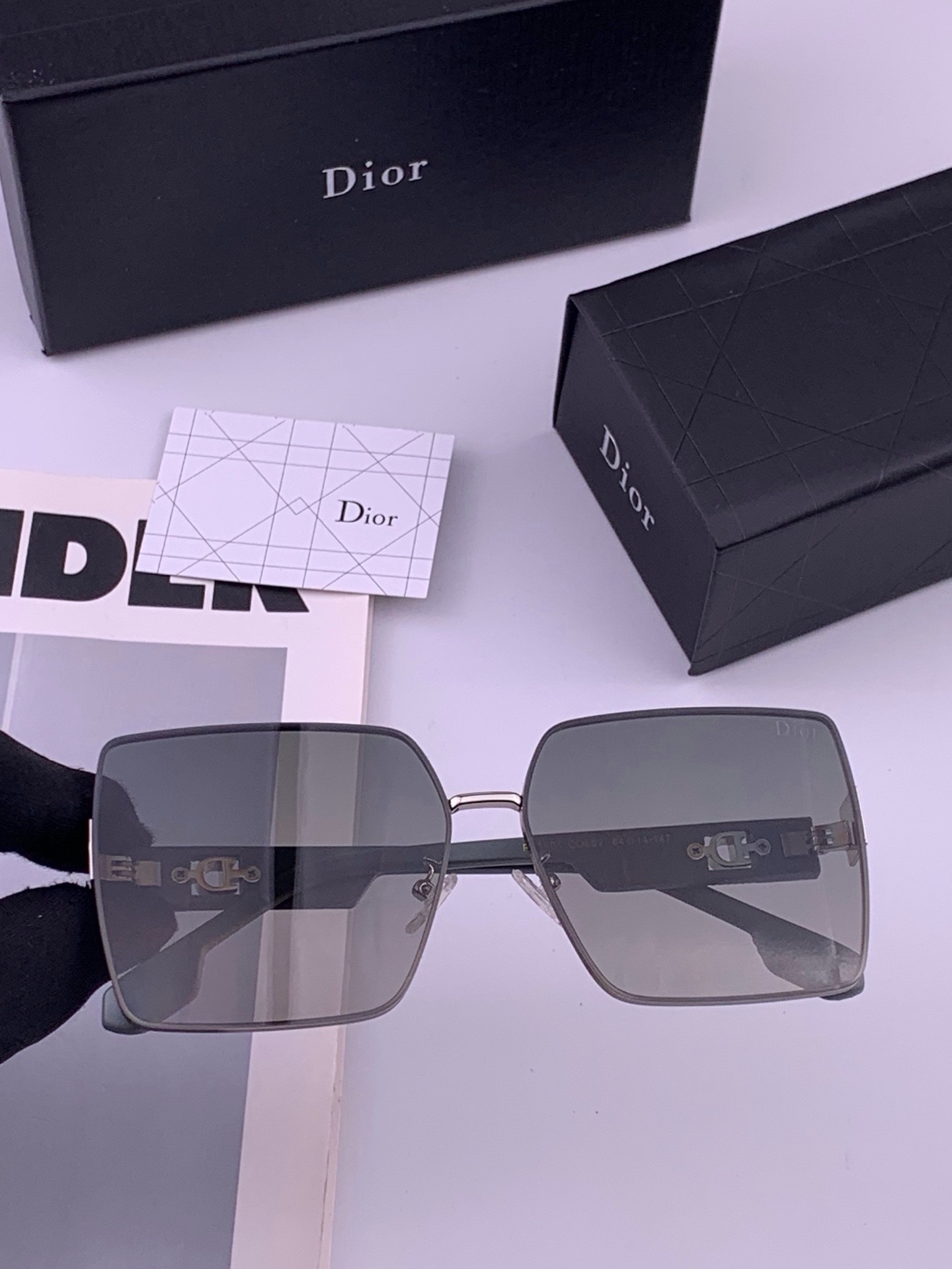 🆕  🔺 【DIOR-迪奥】开春新款 潮流爆款 时尚方框尼龙太阳镜 高品质 佩戴舒适 网红潮款墨镜 女士高清尼龙太阳镜🕶