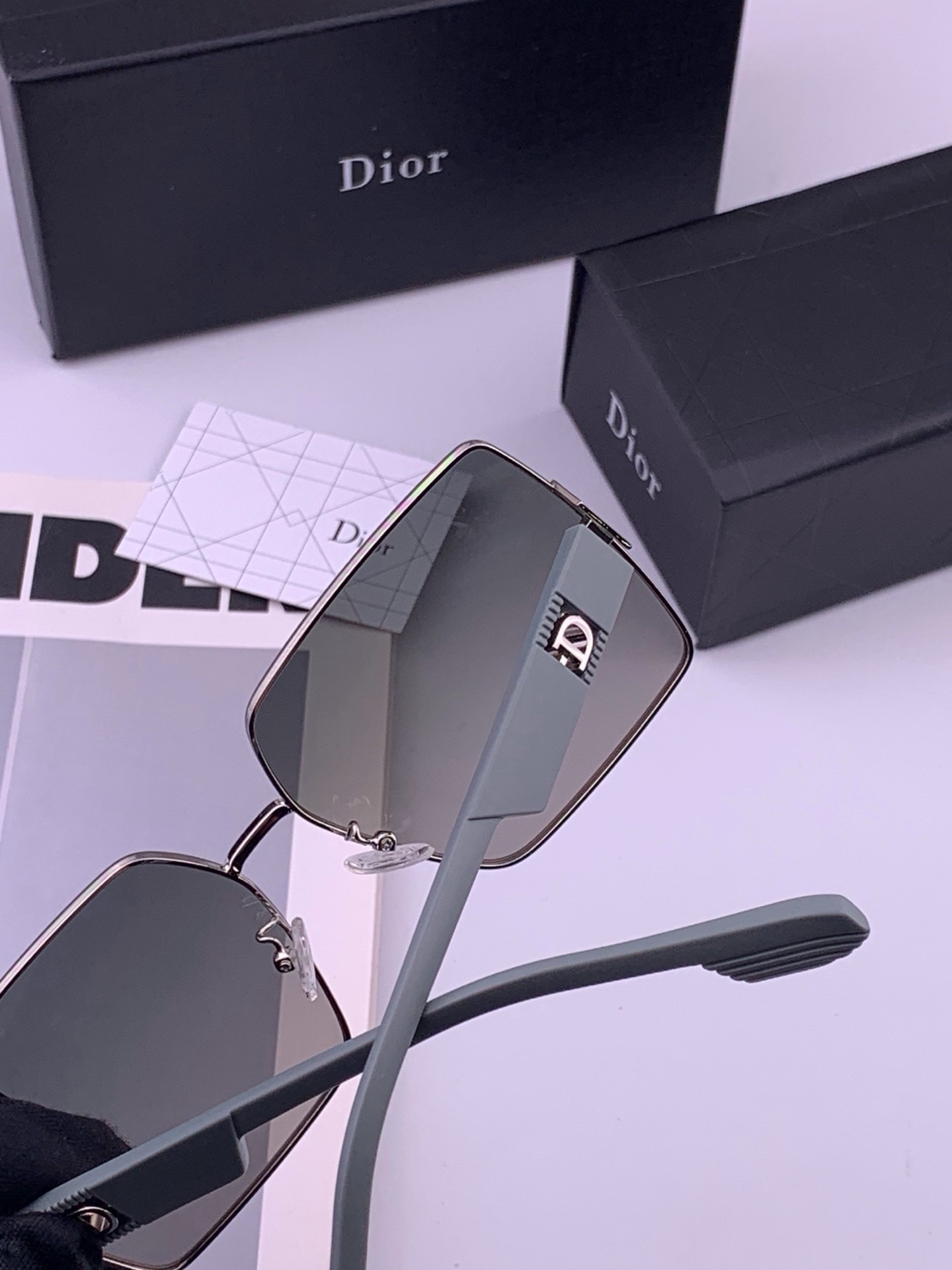 🆕  🔺 【DIOR-迪奥】开春新款 潮流爆款 时尚方框尼龙太阳镜 高品质 佩戴舒适 网红潮款墨镜 女士高清尼龙太阳镜🕶