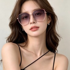 🆕 【尼龙偏光系列】GUCCI太阳镜墨圆框设计,不挑脸型,无论搭配大衣还是连衣裙都非常显气质偏光镜片预防紫外线 型号: 🆕 【尼龙偏光系列】GUCCI太阳镜墨圆框设计,不挑脸型,无论搭配大衣还是连衣裙都非常显气质偏光镜片预防紫外线 型号:
