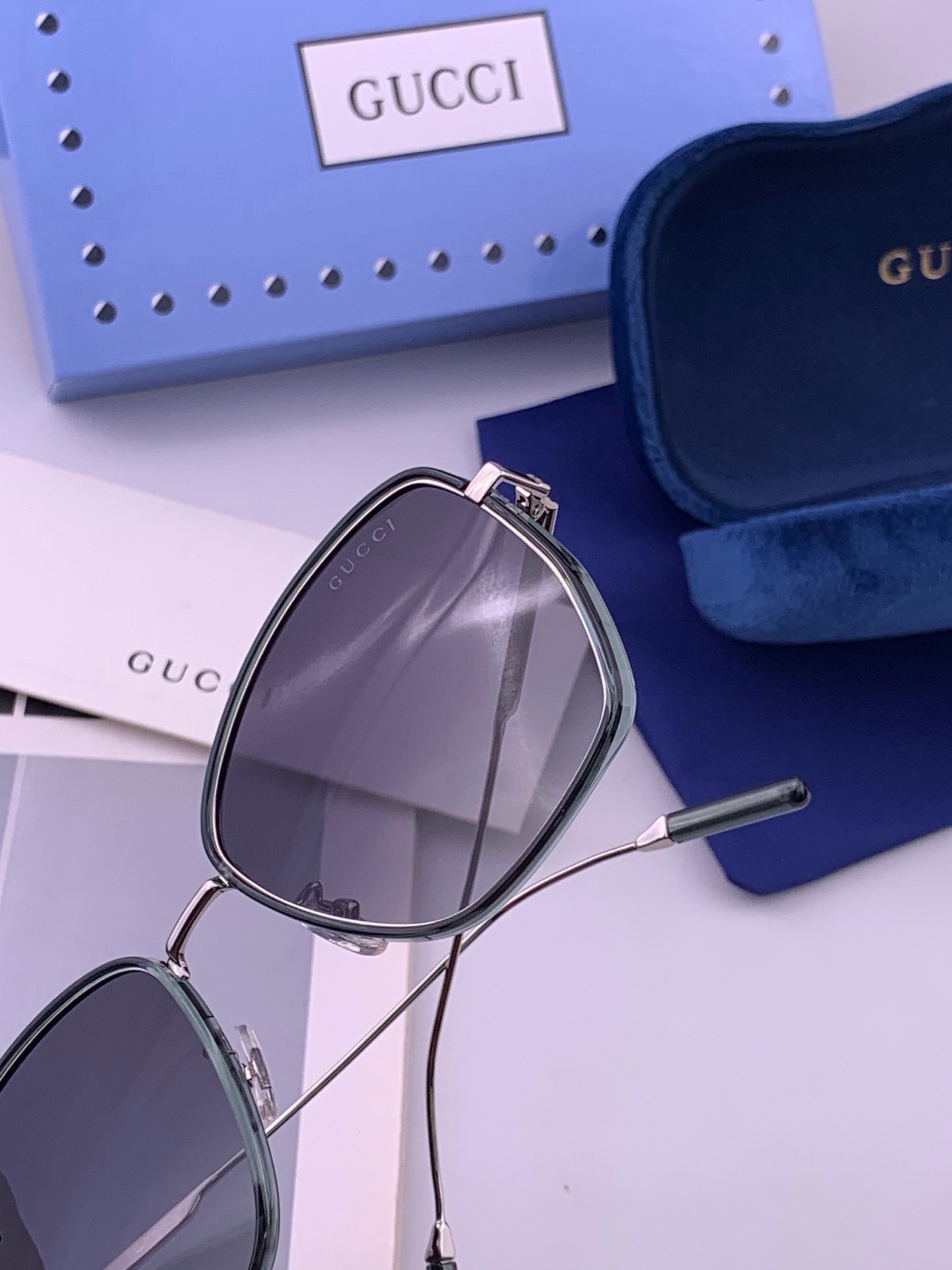 🆕 【尼龙偏光系列】GUCCI太阳镜墨圆框设计，不挑脸型，无论搭配大衣还是连衣裙都非常显气质偏光镜片预防紫外线  型号：