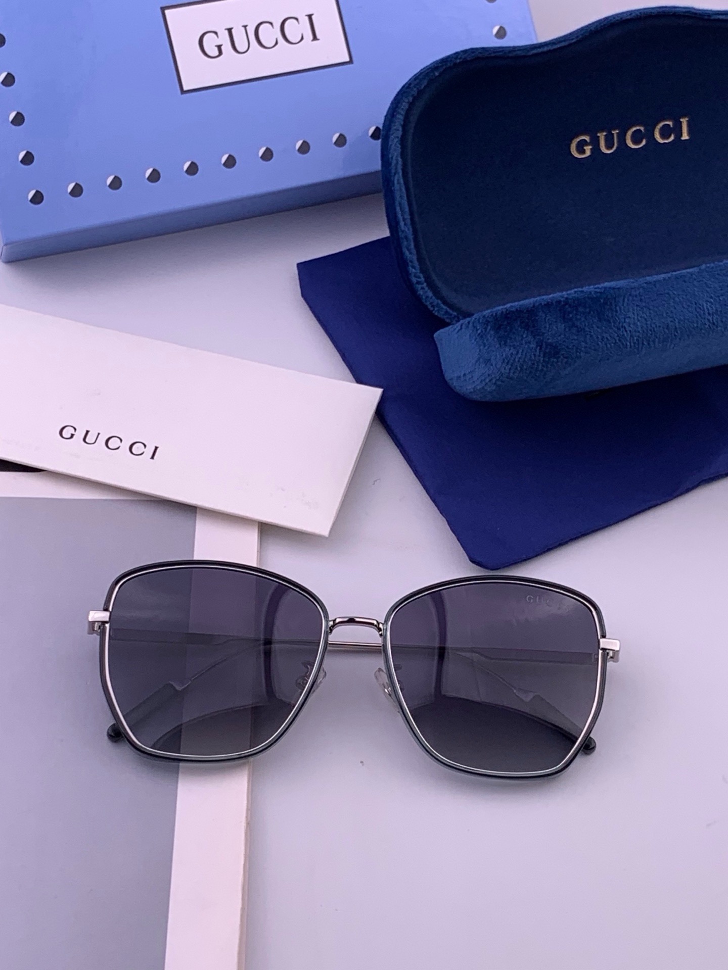 🆕 【尼龙偏光系列】GUCCI太阳镜墨圆框设计，不挑脸型，无论搭配大衣还是连衣裙都非常显气质偏光镜片预防紫外线  型号：