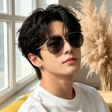 🆕 GUCCI 男款炫彩飞行员偏光太阳镜 ❤️材质:高清尼龙加厚卡槽高清偏光镜片 🌹无边框镜架💕颜👍型号 🆕 GUCCI 男款炫彩飞行员偏光太阳镜 ❤️材质:高清尼龙加厚卡槽高清偏光镜片 🌹无边框镜架💕颜👍型号