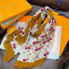 🆕 上新💕 🔥新款樱桃LV羊绒方巾 LV x TM Monogram Cerise 出自路易威登 x 村上隆复刻系列 🆕 上新💕 🔥新款樱桃LV羊绒方巾 LV x TM Monogram Cerise 出自路易威登 x 村上隆复刻系列