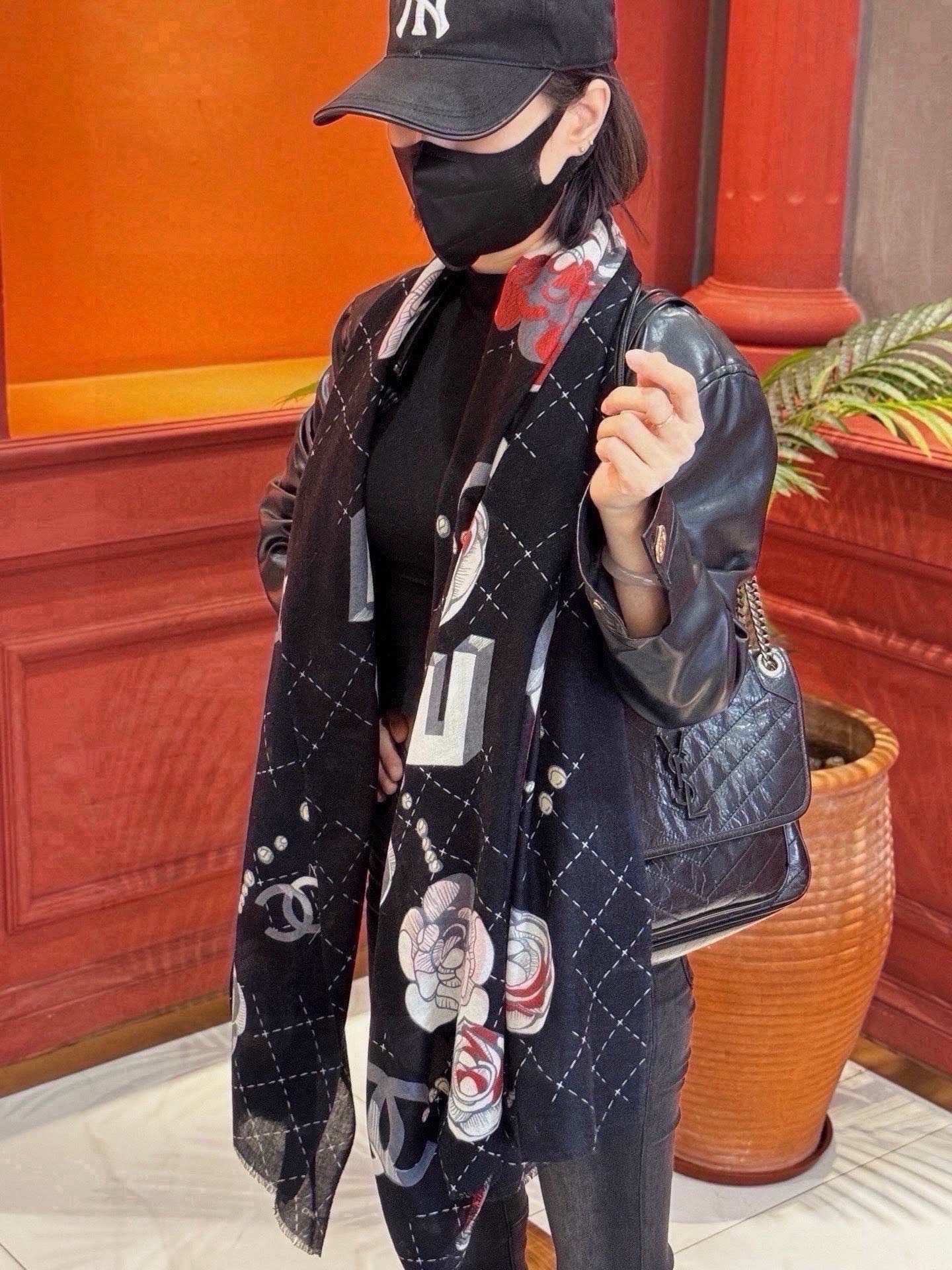 🆕  💄💋新款💖羊绒面料长巾 😘美翻了[流泪]【彩色山茶花长巾】御用殿堂级极‼️新款专柜在售 纯羊绒银线独特设计风格❗加