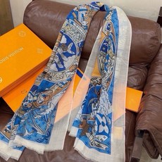 🆕 又时髦又百搭!LV新款老花长巾】提升气质和品味的好单品!!四季必备!!真的无敌实用!!Lv难得的羊绒长巾,!!面 🆕 又时髦又百搭!LV新款老花长巾】提升气质和品味的好单品!!四季必备!!真的无敌实用!!Lv难得的羊绒长巾,!!面