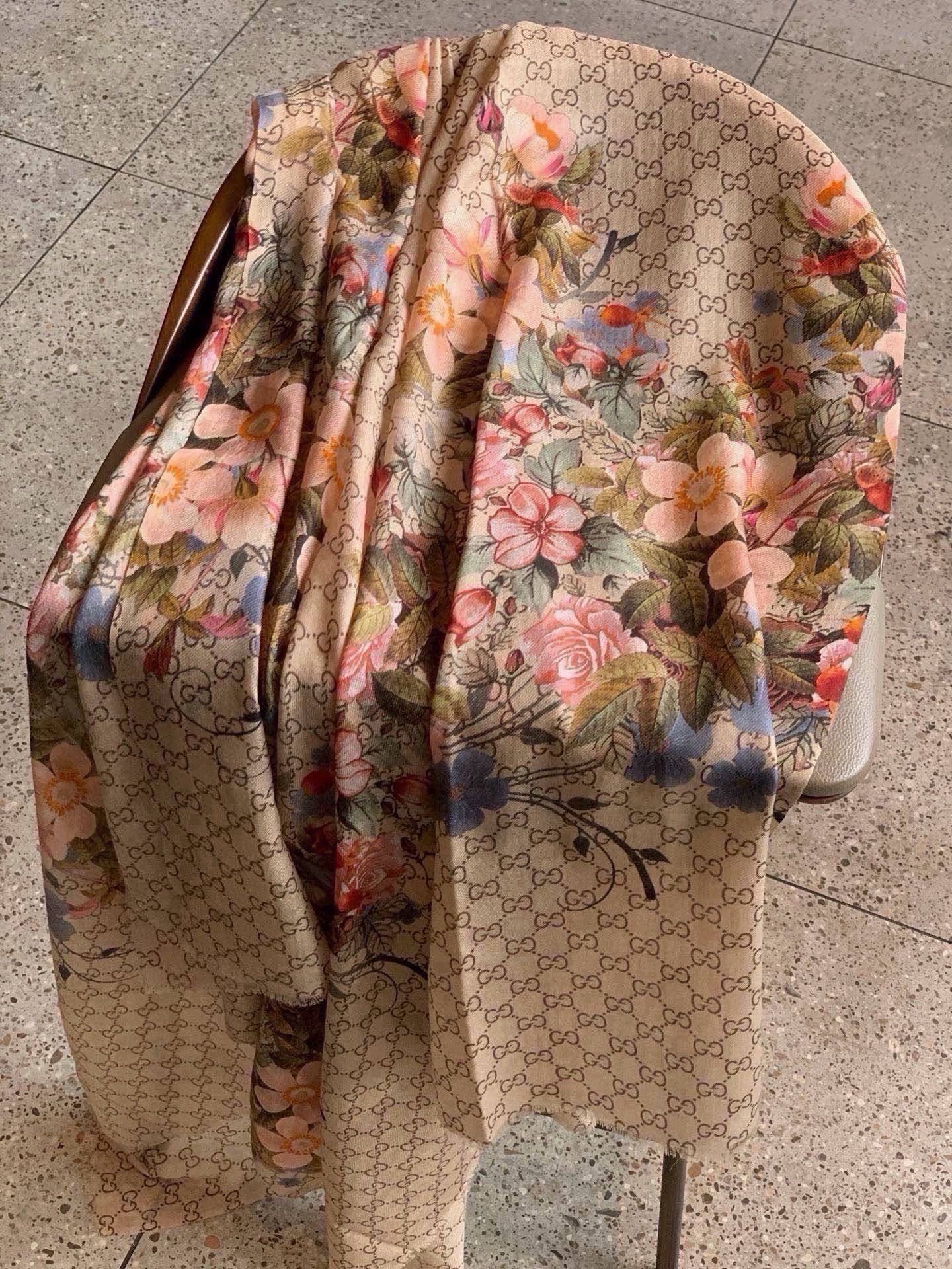 🆕 💟秀外慧中,美到过分❗️上身效果疯狂的喜欢❗️Gucci New~300支高端戒指绒!真心美爆了的设计,这个花卉元 🆕 💟秀外慧中,美到过分❗️上身效果疯狂的喜欢❗️Gucci New~300支高端戒指绒!真心美爆了的设计,这个花卉元