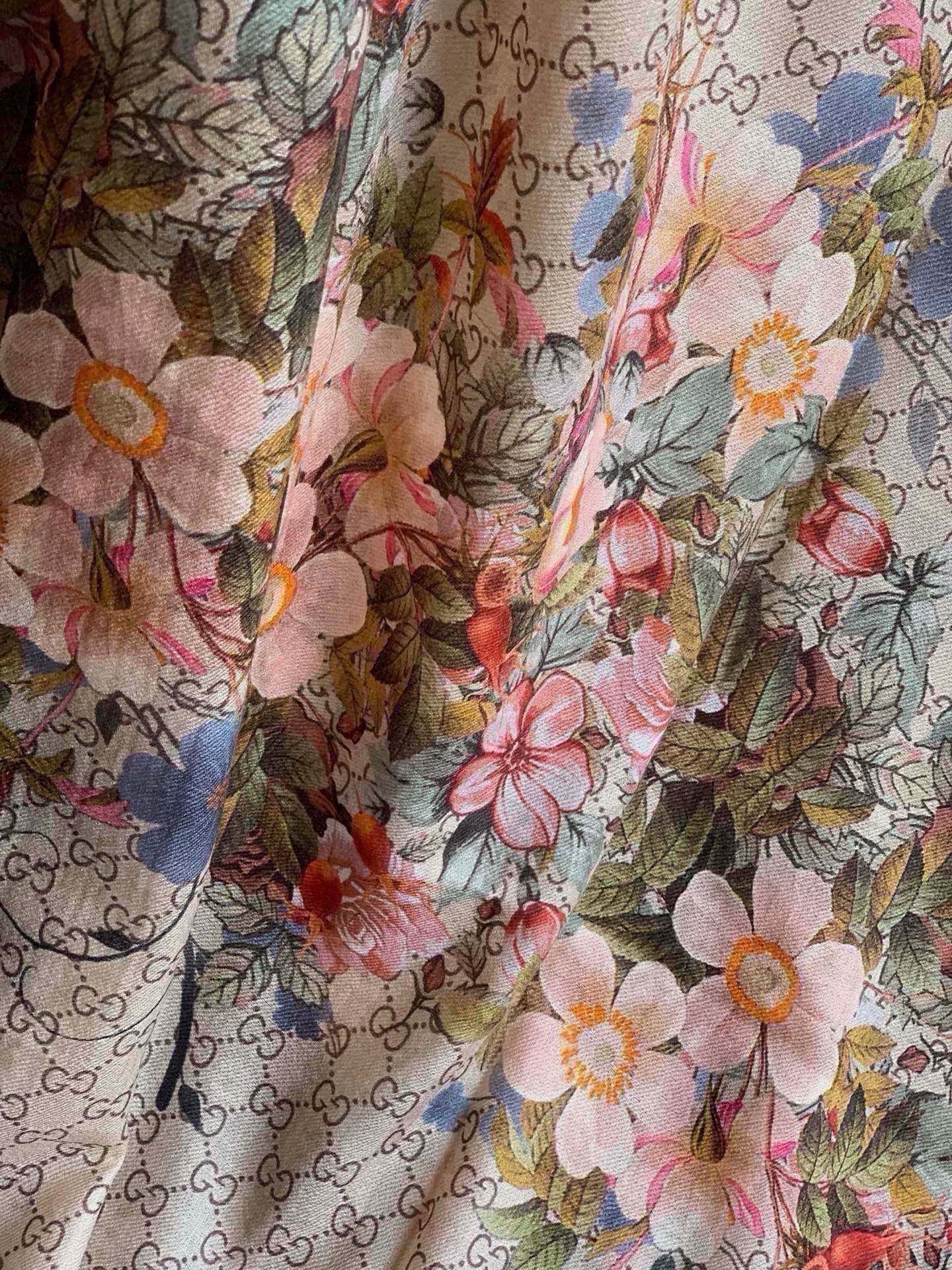 🆕 💟秀外慧中,美到过分❗️上身效果疯狂的喜欢❗️Gucci New~300支高端戒指绒!真心美爆了的设计,这个花卉元 🆕 💟秀外慧中,美到过分❗️上身效果疯狂的喜欢❗️Gucci New~300支高端戒指绒!真心美爆了的设计,这个花卉元