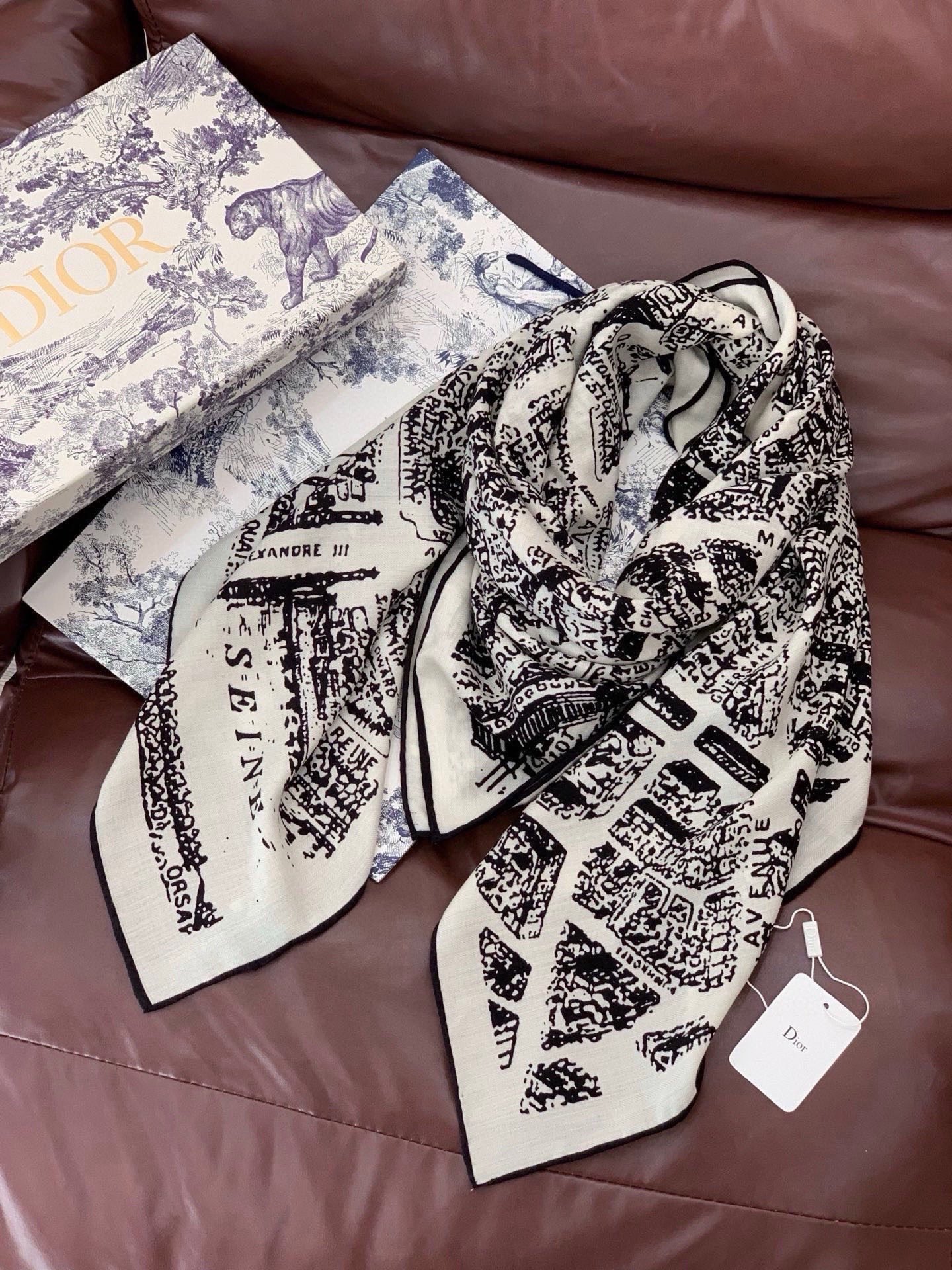 🆕   Dior ❤【️巴黎地图】140*140 双面同色丝绒方巾🉐️LAN DE 价🉐️ARIS 巴黎地图 这款方巾饰