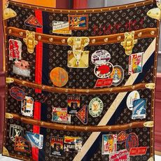 🆕 【LV】上新❤️ 路易威登 一款值得品细节的高货 抠细节,从一个小块的配色去打败市场货 140方巾 二个配色 🆕 【LV】上新❤️ 路易威登 一款值得品细节的高货 抠细节,从一个小块的配色去打败市场货 140方巾 二个配色