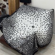 🆕 Chanel新品~ 【140顶级丝绒双面同色披肩】 披肩设计真的好有突破 粉色米色格优雅甜美 感觉每一款错过了就不 🆕 Chanel新品~ 【140顶级丝绒双面同色披肩】 披肩设计真的好有突破 粉色米色格优雅甜美 感觉每一款错过了就不