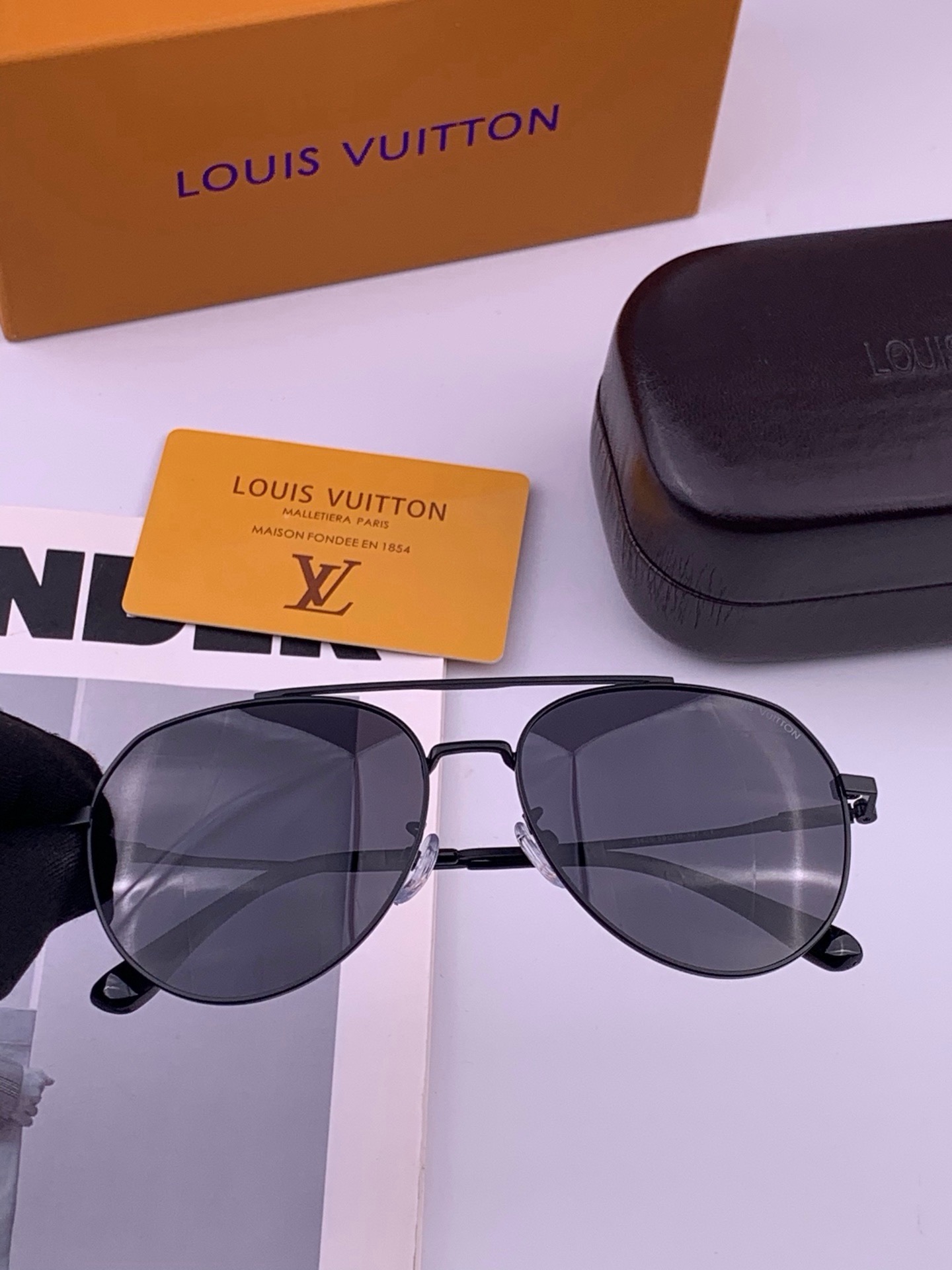🆕   LV 🔥  高品质男女款墨镜   👍 进口宝丽来偏光镜片  🔥蛤蟆镜 开车钓鱼都可 🔥百搭显瘦墨镜韩版男士飞行员