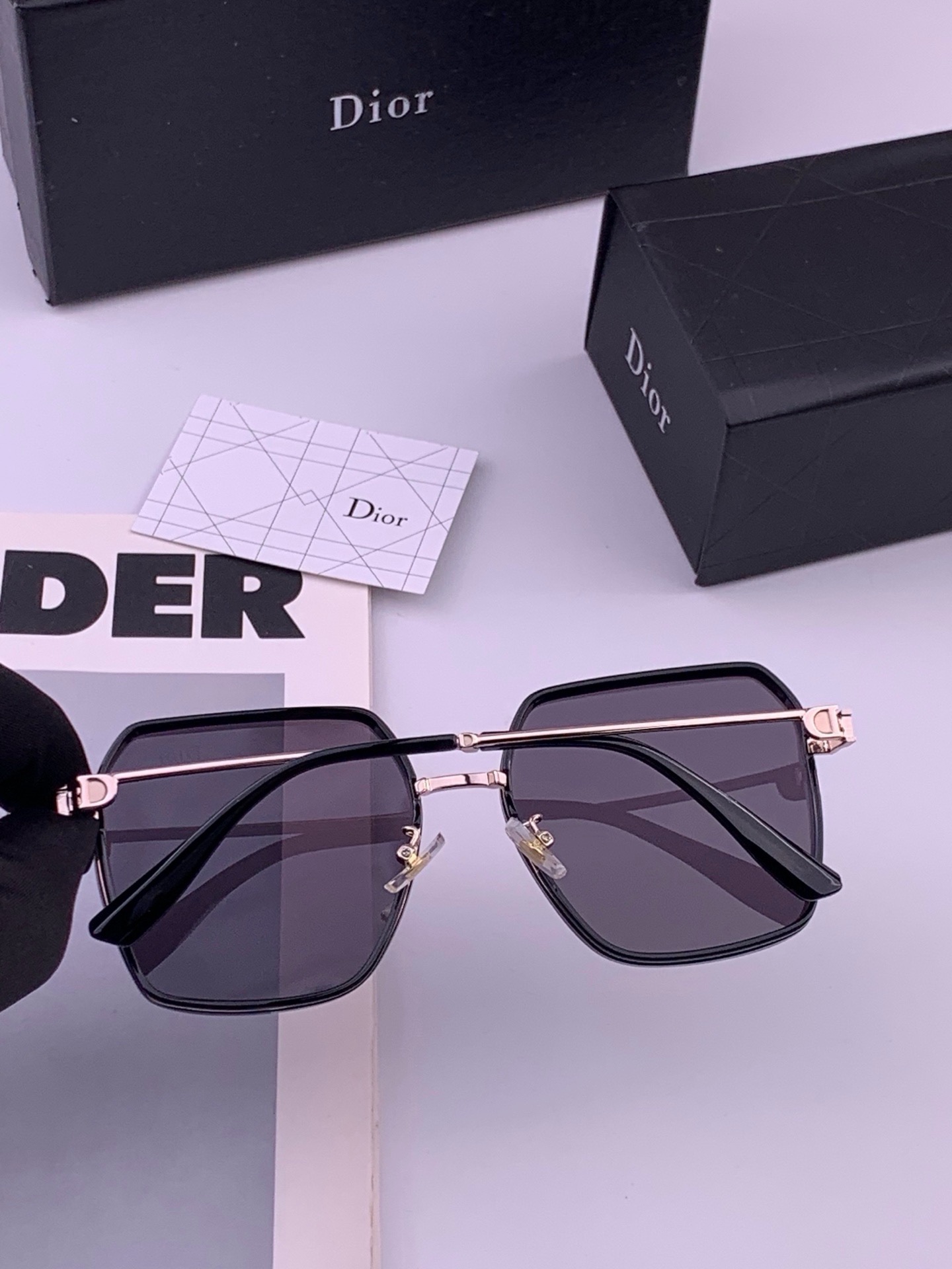 🆕  🔺 【DIOR-迪奥】开春新款 潮流爆款 时尚尼龙偏光太阳镜 高品质 佩戴舒适 网红潮款墨镜 型号：D7635