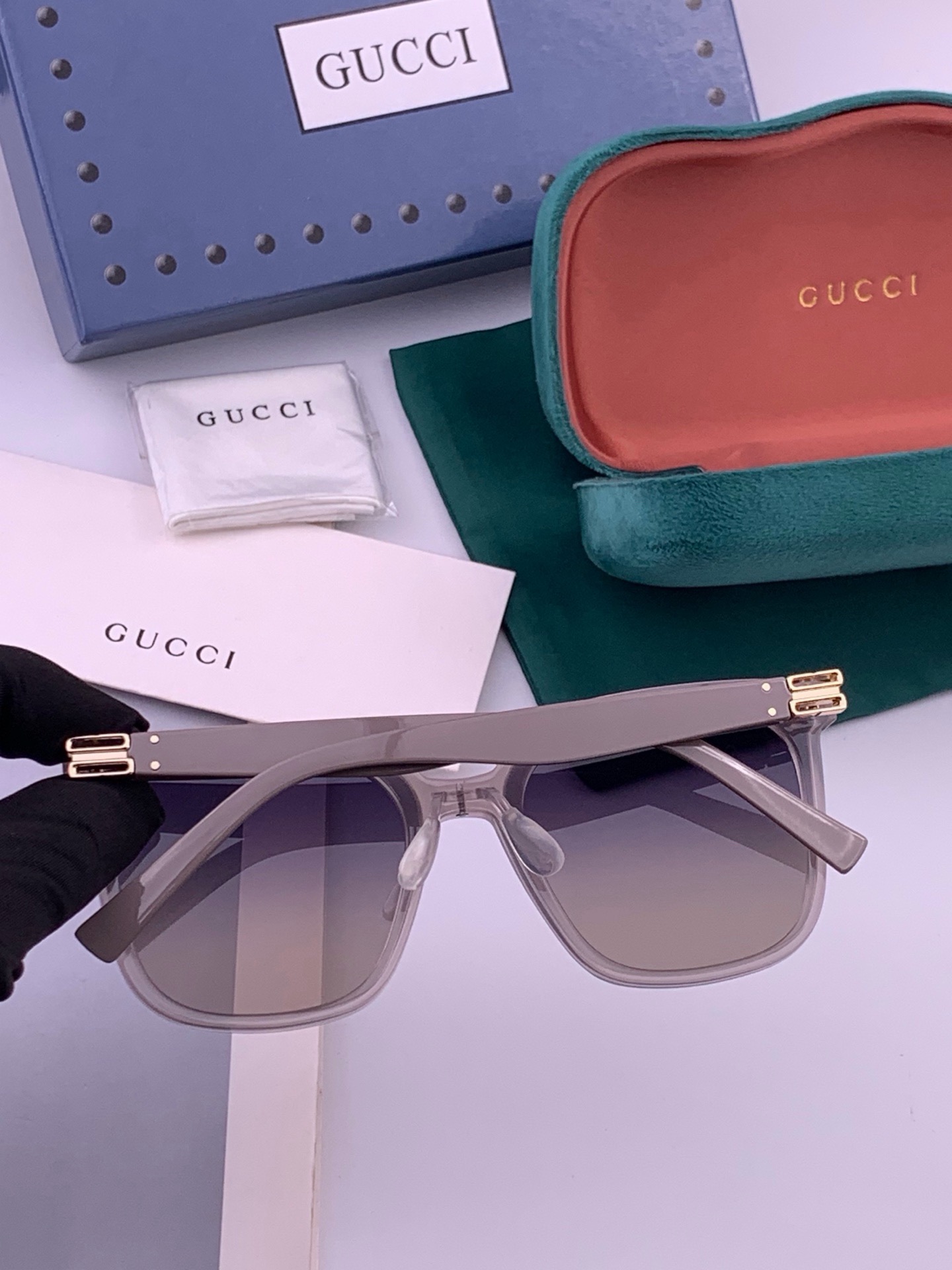 🆕   GUCCI  新款尼龙偏光太眼镜，情侣款时尚方框太阳镜佩戴舒适网红潮流款墨镜，大气女人范儿，大脸小脸都好看 ！型