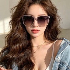 🆕 GUCCI 新款尼龙偏光太眼镜,情侣款时尚方框太阳镜佩戴舒适网红潮流款墨镜,大气女人范儿,大脸小脸都好看 !型 🆕 GUCCI 新款尼龙偏光太眼镜,情侣款时尚方框太阳镜佩戴舒适网红潮流款墨镜,大气女人范儿,大脸小脸都好看 !型