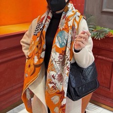 🆕 羊绒新款🆕👏买了都说好看‼️推荐💕爱马仕双面同色羊绒方巾,【奇珍乐园双面同色140】顶级工艺超值‼️爱马仕专柜爆款 🆕 羊绒新款🆕👏买了都说好看‼️推荐💕爱马仕双面同色羊绒方巾,【奇珍乐园双面同色140】顶级工艺超值‼️爱马仕专柜爆款