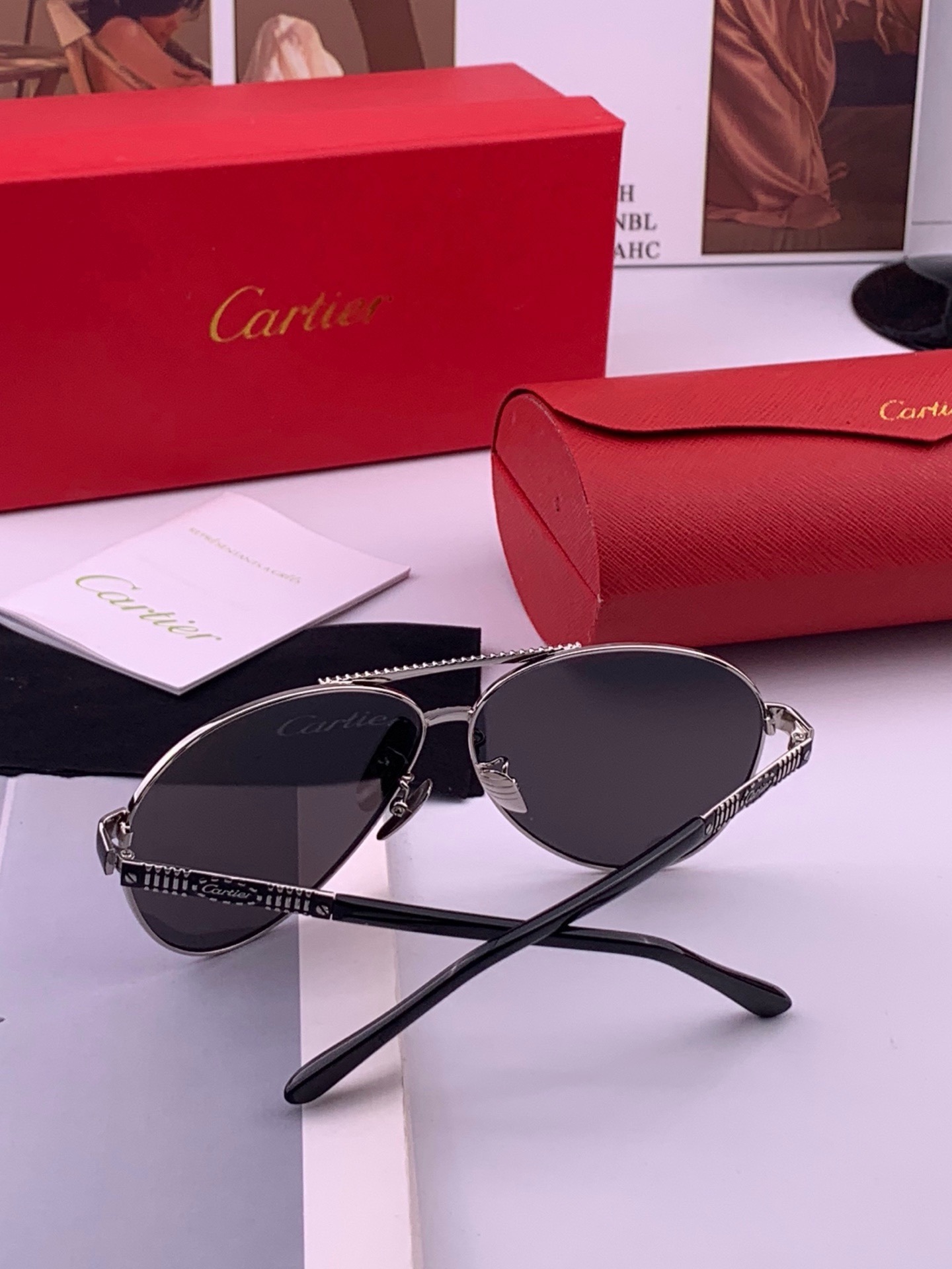 🆕  【Cartier  卡地亚】 👑男女款偏光墨镜  双色烤漆工艺  进口宝丽来偏光镜片   顶级做工彰显非凡品味 高