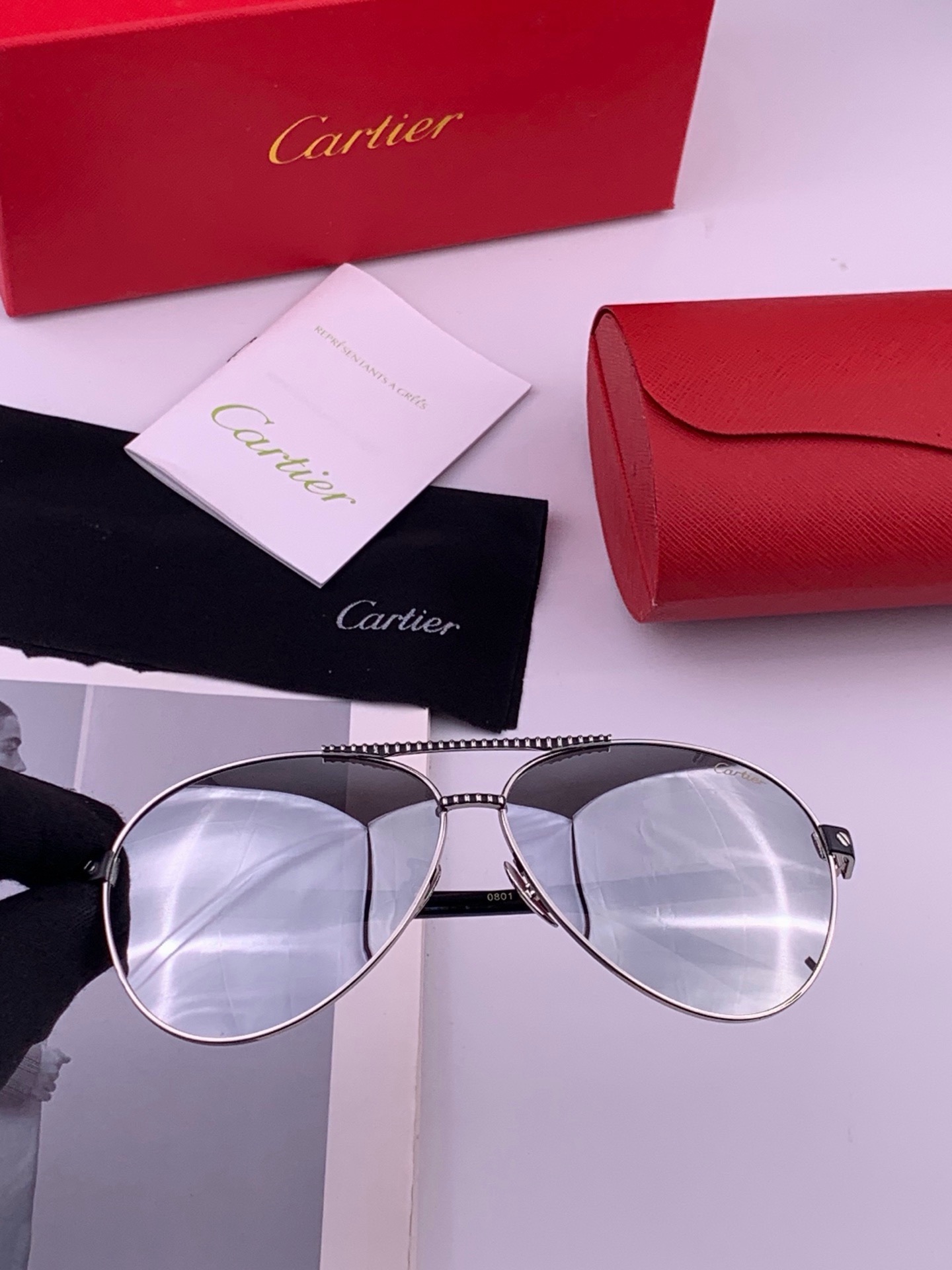 🆕  【Cartier  卡地亚】 👑男女款偏光墨镜  双色烤漆工艺  进口宝丽来偏光镜片   顶级做工彰显非凡品味 高