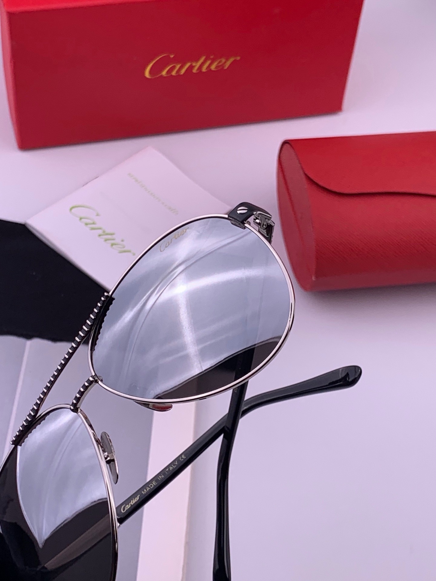 🆕  【Cartier  卡地亚】 👑男女款偏光墨镜  双色烤漆工艺  进口宝丽来偏光镜片   顶级做工彰显非凡品味 高
