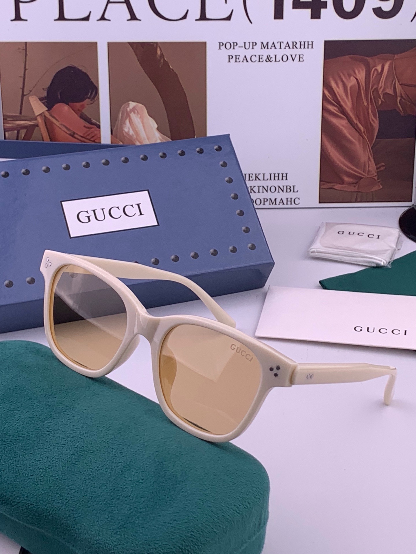 🆕   Gucci   经典的小框设计，不挑脸型，无论搭配大衣还是连衣裙都非常显气质尼龙偏光镜片预防紫外线 型号：G35