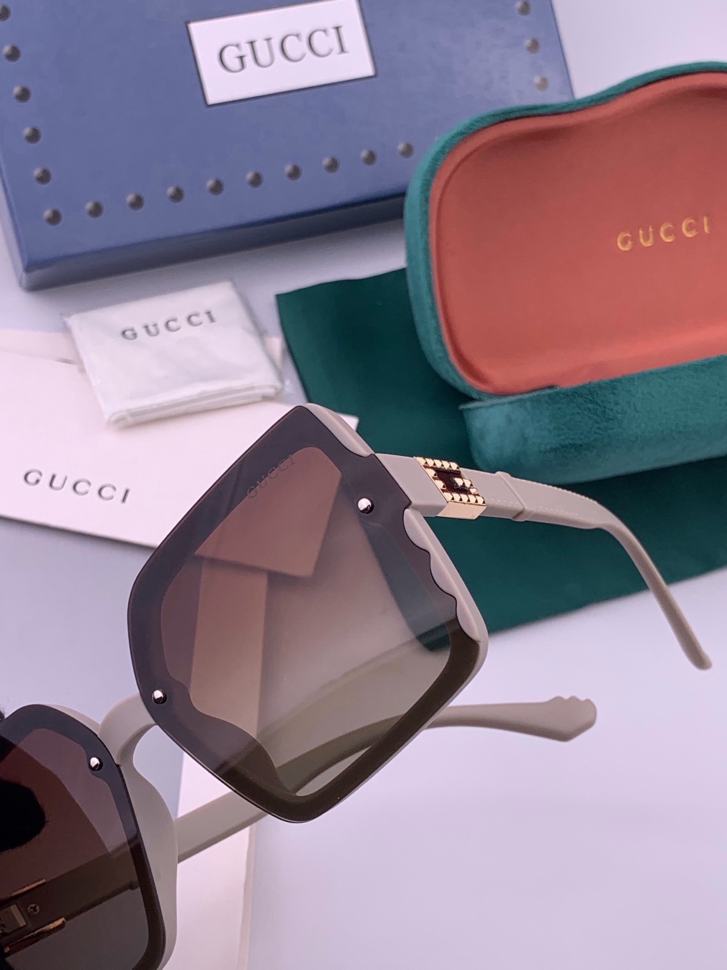 🆕  新款！新款出货！ 女士高清加厚偏光太阳镜🕶️ 🎉💍新款GUCCI偏光太阳镜[得意]开车驾驶镜时尚墨镜💐💐🌸世界顶级