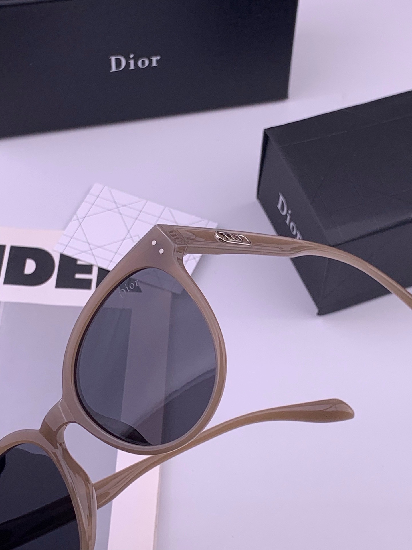 🆕  🔺 【DIOR-迪奥】开春新款 潮流爆款 时尚方框偏光太阳镜 高品质 佩戴舒适 网红潮款墨镜 女士高清偏光太阳镜🕶