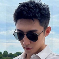 🆕 GUCCI 男款炫彩飞行员偏光太阳镜 ❤️材质:高清尼龙加厚卡槽高清偏光镜片 🌹无边框镜架💕颜👍型号 🆕 GUCCI 男款炫彩飞行员偏光太阳镜 ❤️材质:高清尼龙加厚卡槽高清偏光镜片 🌹无边框镜架💕颜👍型号