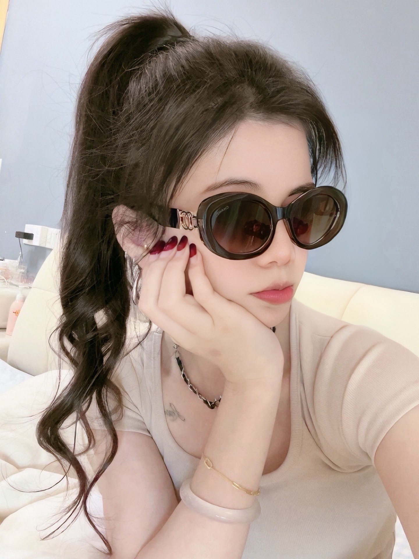 🆕    新品CHANEL 香奈儿太阳镜以独特魅力和前卫风格诠释春夏最新眼镜，质感超好佩带舒适 型号：CH95803