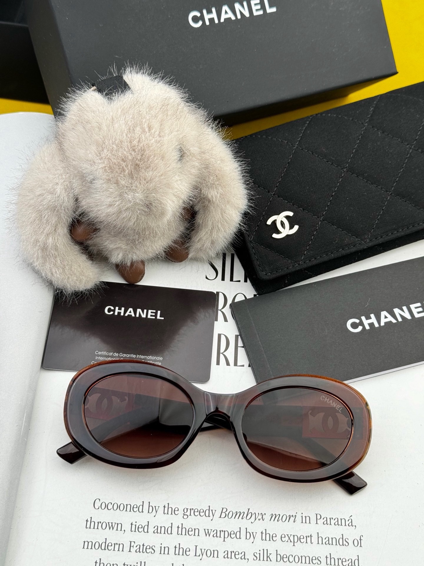 🆕    新品CHANEL 香奈儿太阳镜以独特魅力和前卫风格诠释春夏最新眼镜，质感超好佩带舒适 型号：CH95803