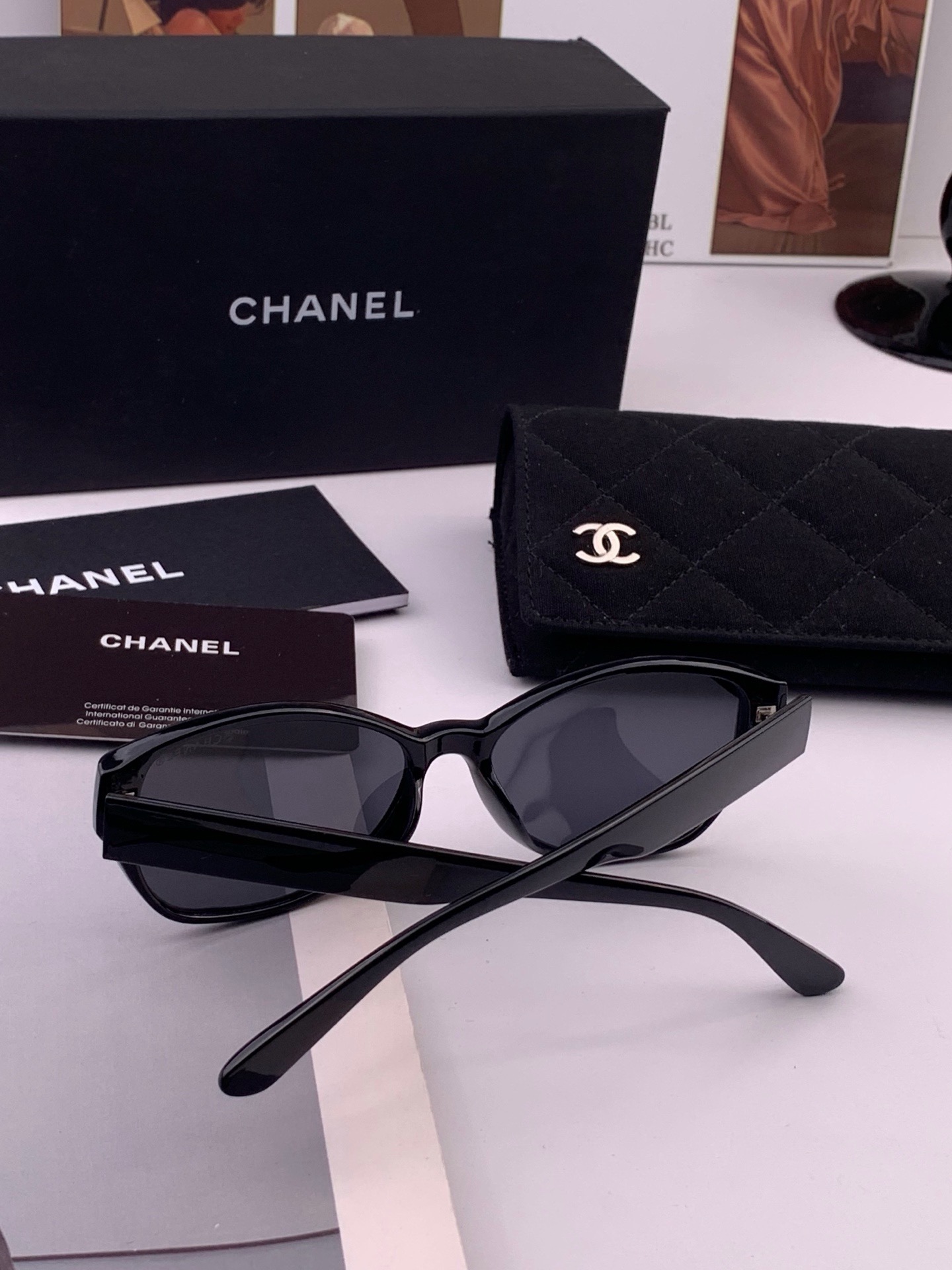 🆕    新品CHANEL 香奈儿太阳镜以独特魅力和前卫风格诠释春夏最新眼镜，质感超好佩带舒适 型号：CH3551
