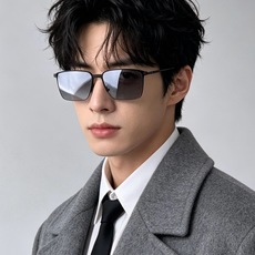 🆕 GUCCI 男款炫彩飞行员偏光太阳镜 ❤️材质:高清尼龙加厚卡槽高清偏光镜片 🌹无边框镜架💕颜👍型号 🆕 GUCCI 男款炫彩飞行员偏光太阳镜 ❤️材质:高清尼龙加厚卡槽高清偏光镜片 🌹无边框镜架💕颜👍型号
