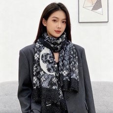 🆕 会发光发亮的围巾银丝羊绒长巾✨专柜同步‼️真心赞‼️驴家【L字母与花纹长巾】路易威登经典 Monogram 图案 🆕 会发光发亮的围巾银丝羊绒长巾✨专柜同步‼️真心赞‼️驴家【L字母与花纹长巾】路易威登经典 Monogram 图案